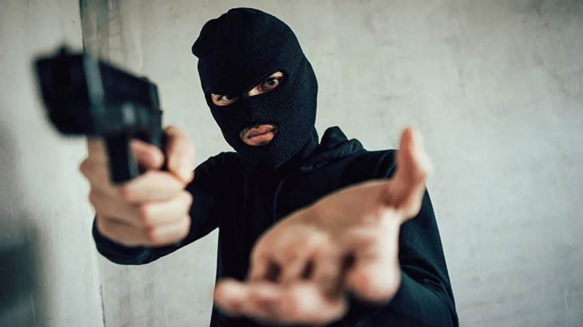 Drie tieners opgepakt na bedreiging met pistool in Klundert