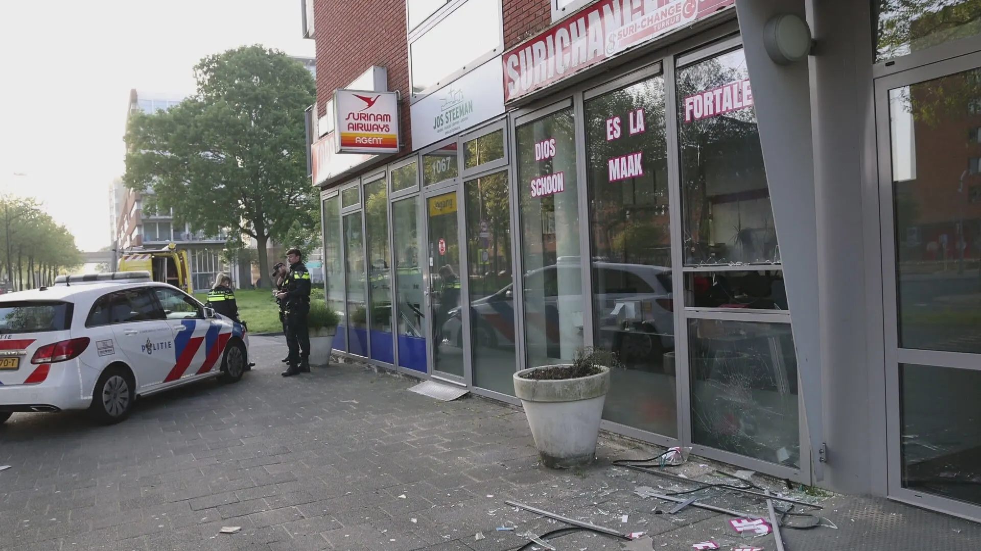 Explosies bij drie geldwisselkantoren in Amsterdam