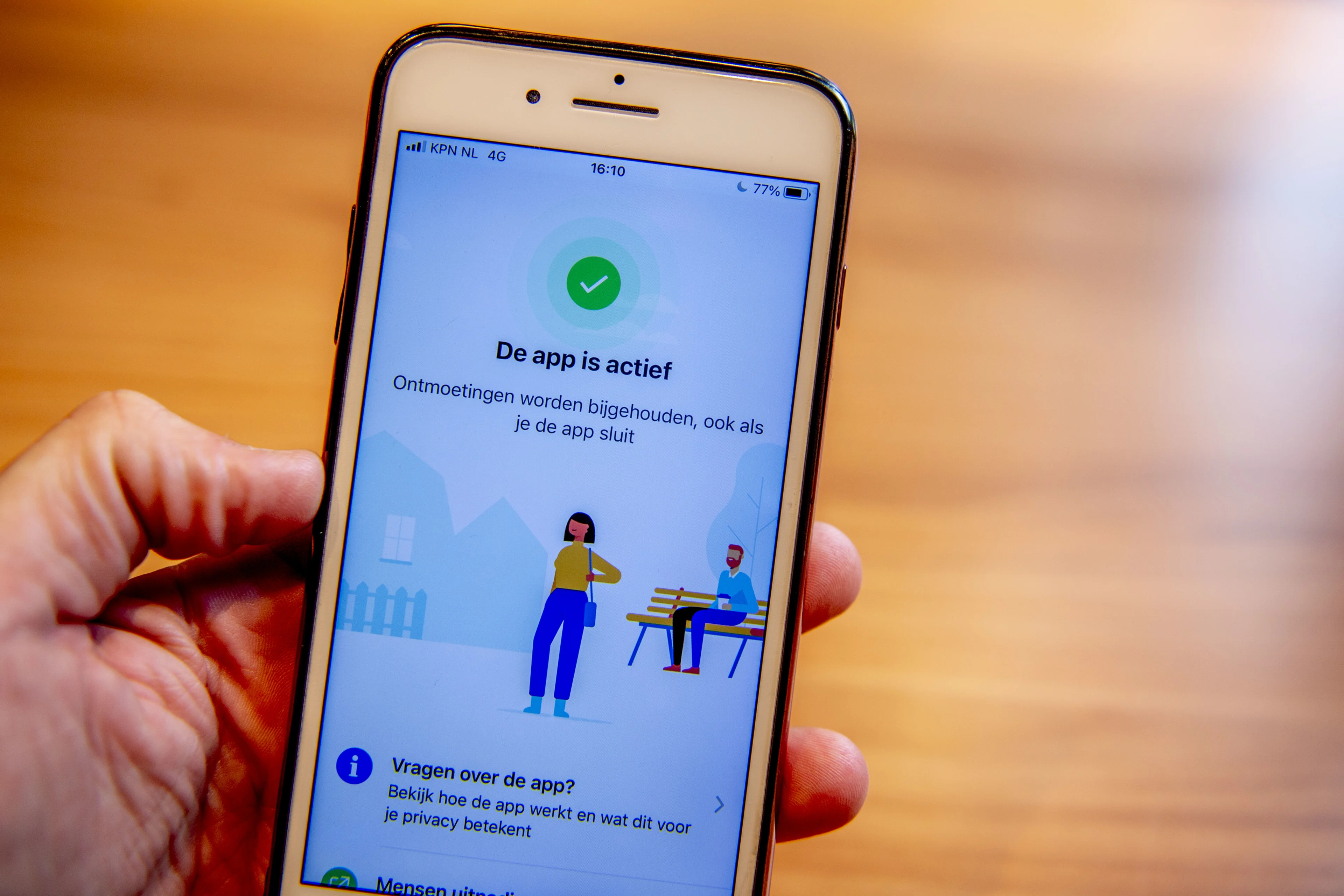 De CoronaMelder-app is vanaf nu landelijk actief: zo werkt het
