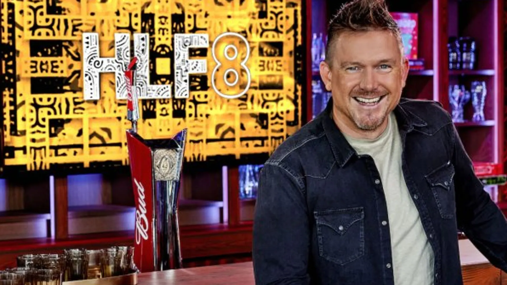 Johnny de Mol keert voorlopig nog niet terug bij zijn talkshow HLF8