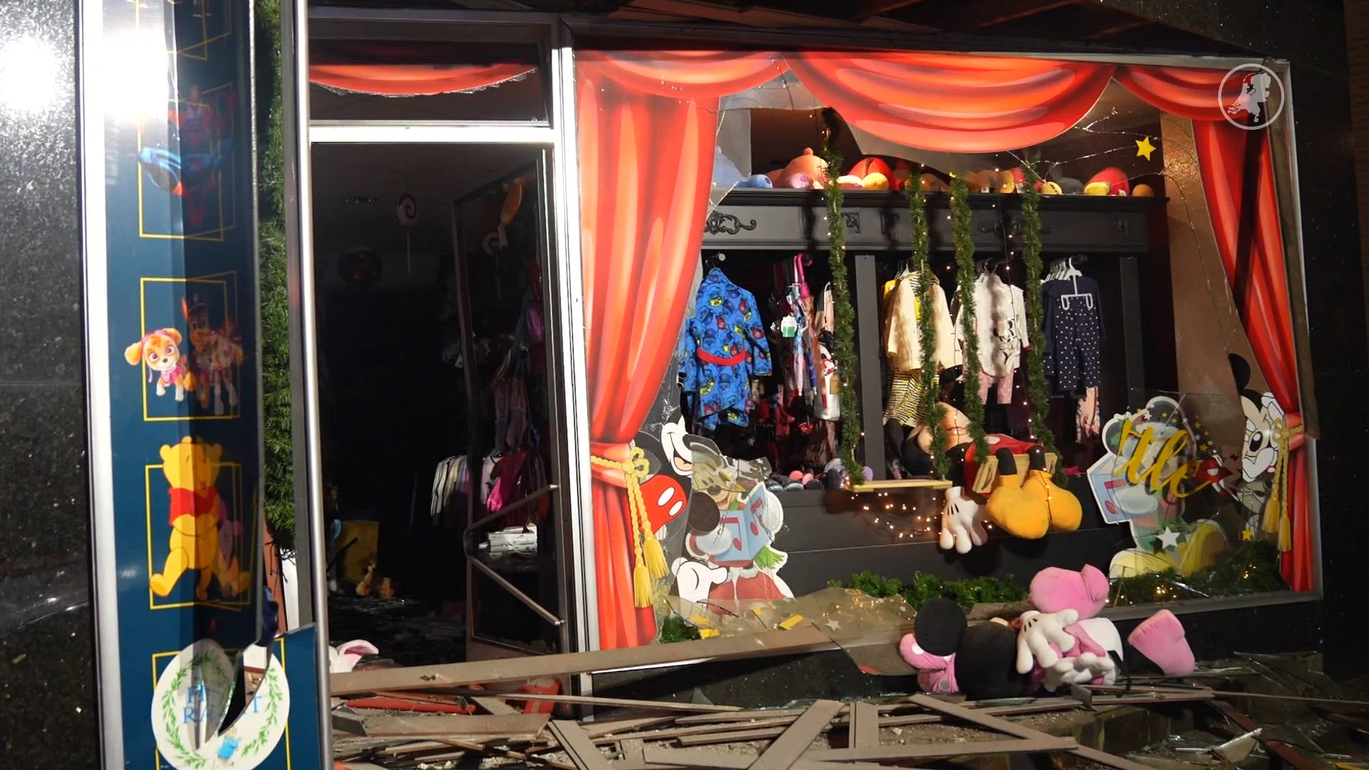 Disneyshop Helmond geraakt door explosie, ravage is groot