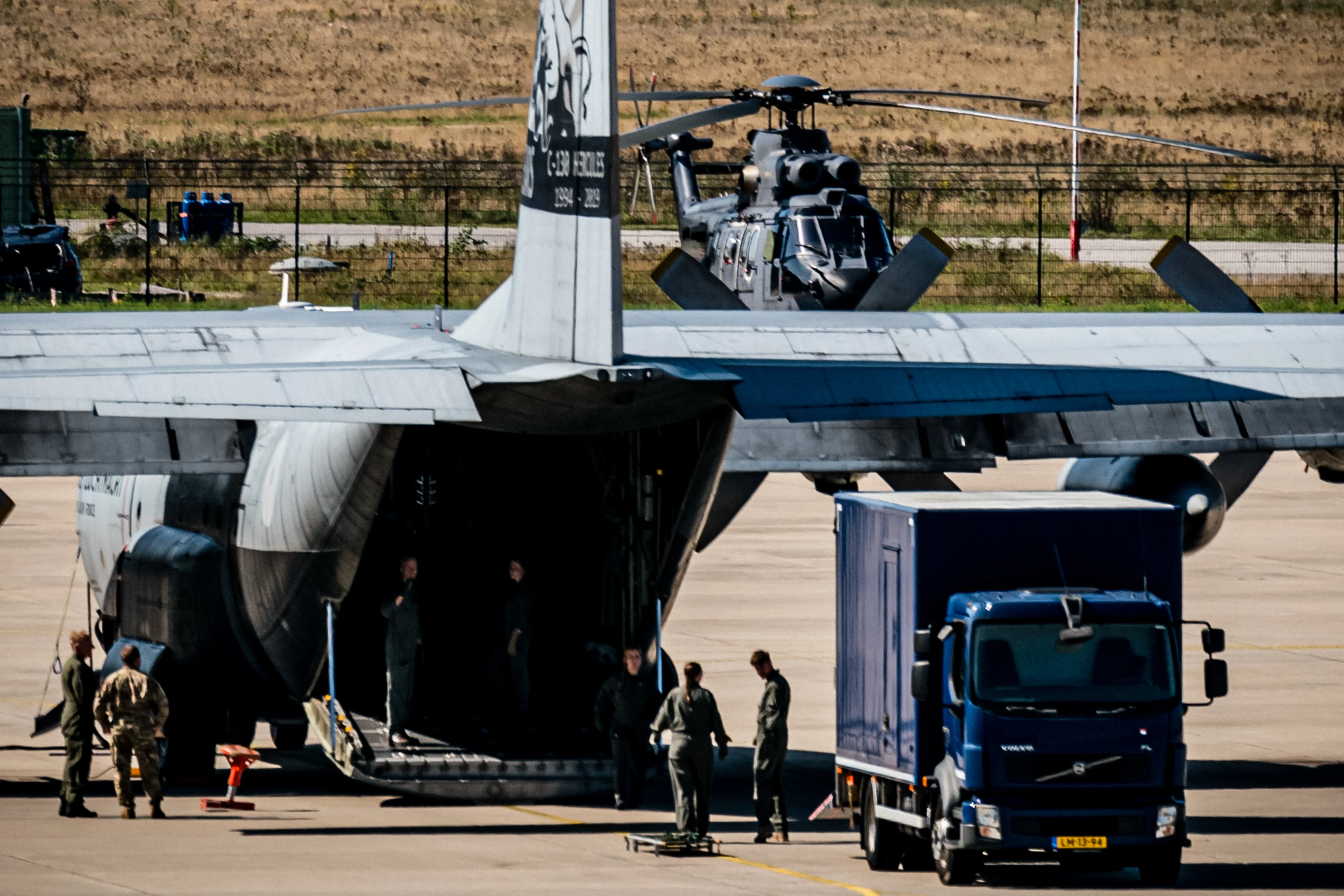 Harde woorden Kamer over Afghaans evacuatiebeleid kabinet