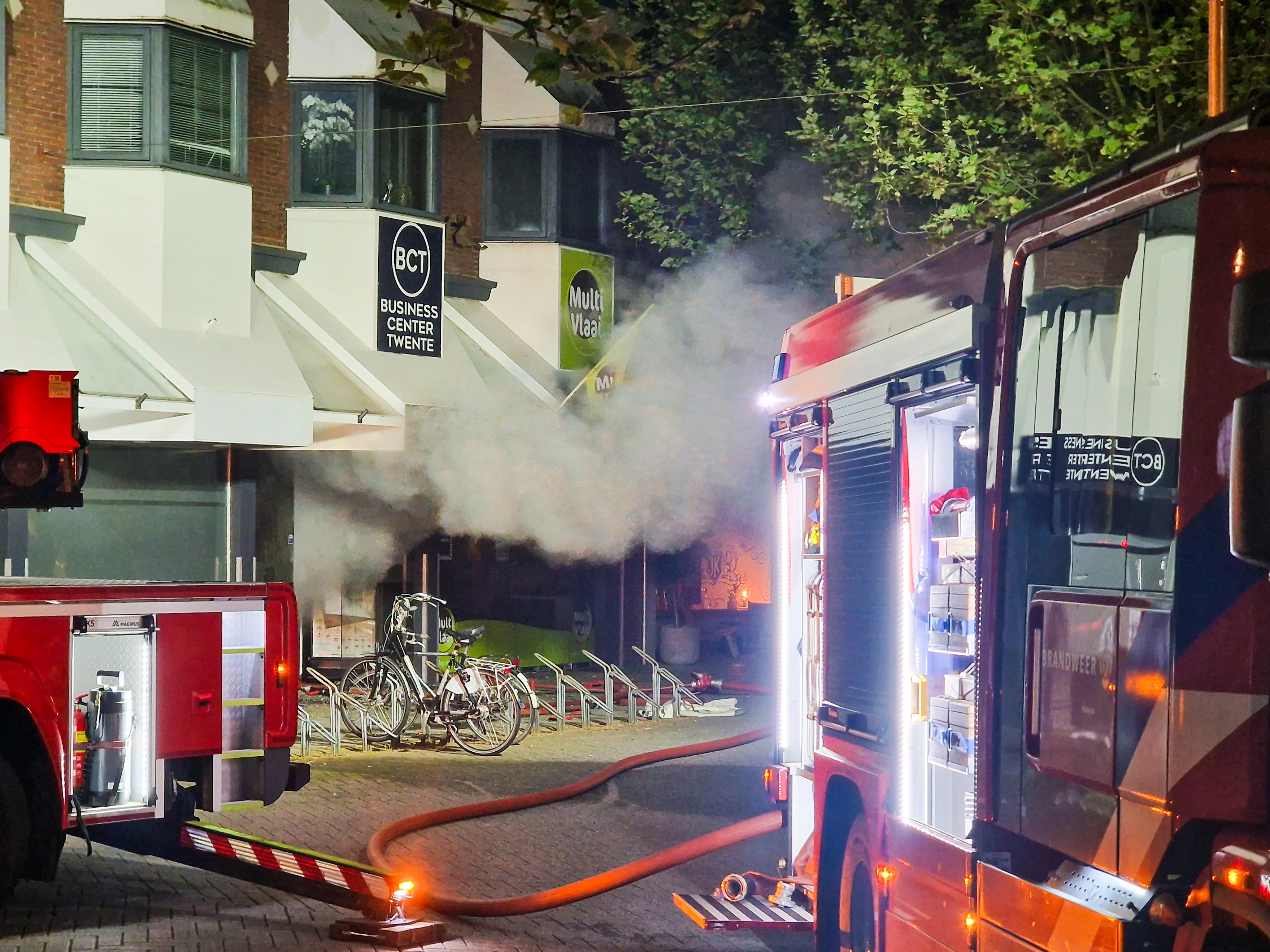 Zeer grote brand in winkel in binnenstad Hengelo