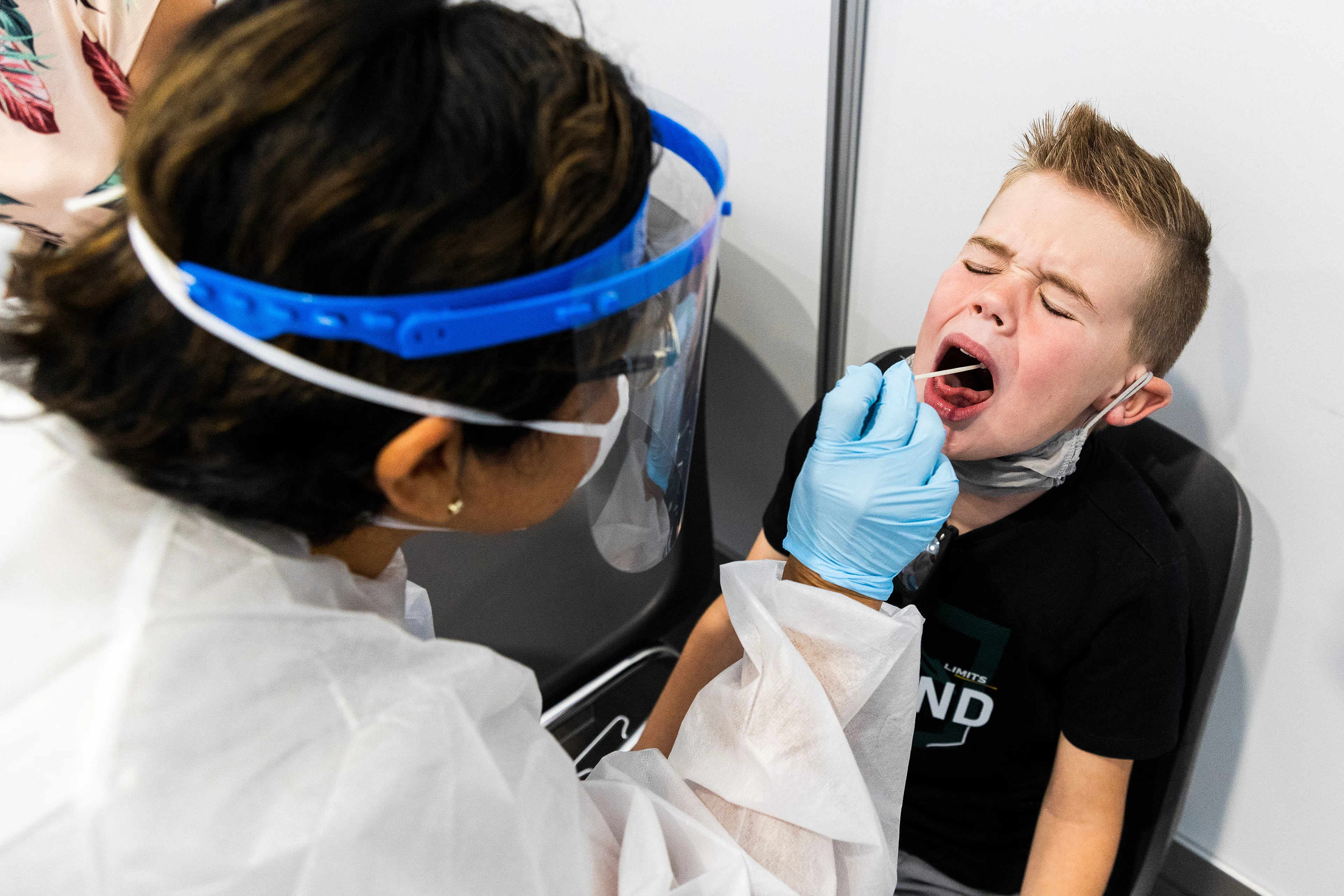 Aantal coronapatiënten in ziekenhuizen en aantal nieuwe coronagevallen blijft vrijwel gelijk