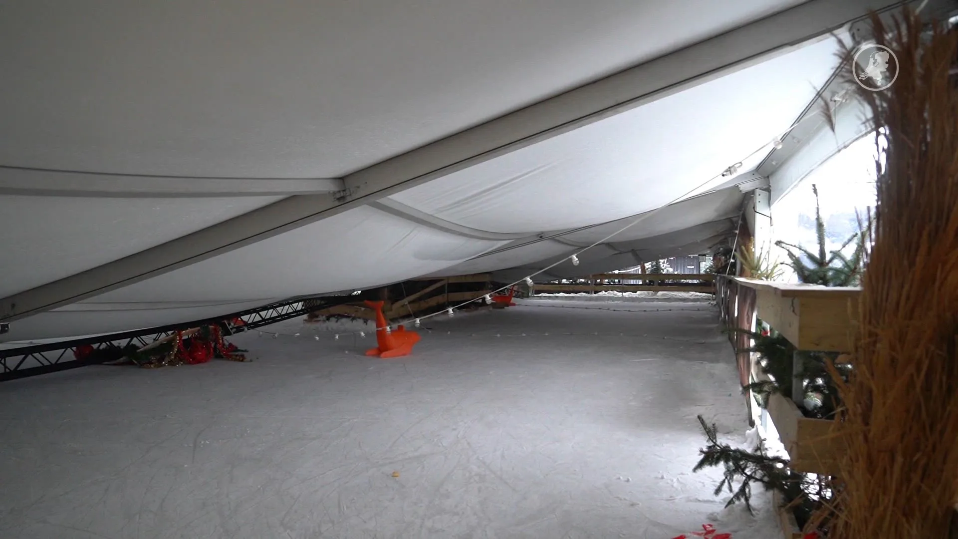 Dak ingestort bij schaatsbaan Vught