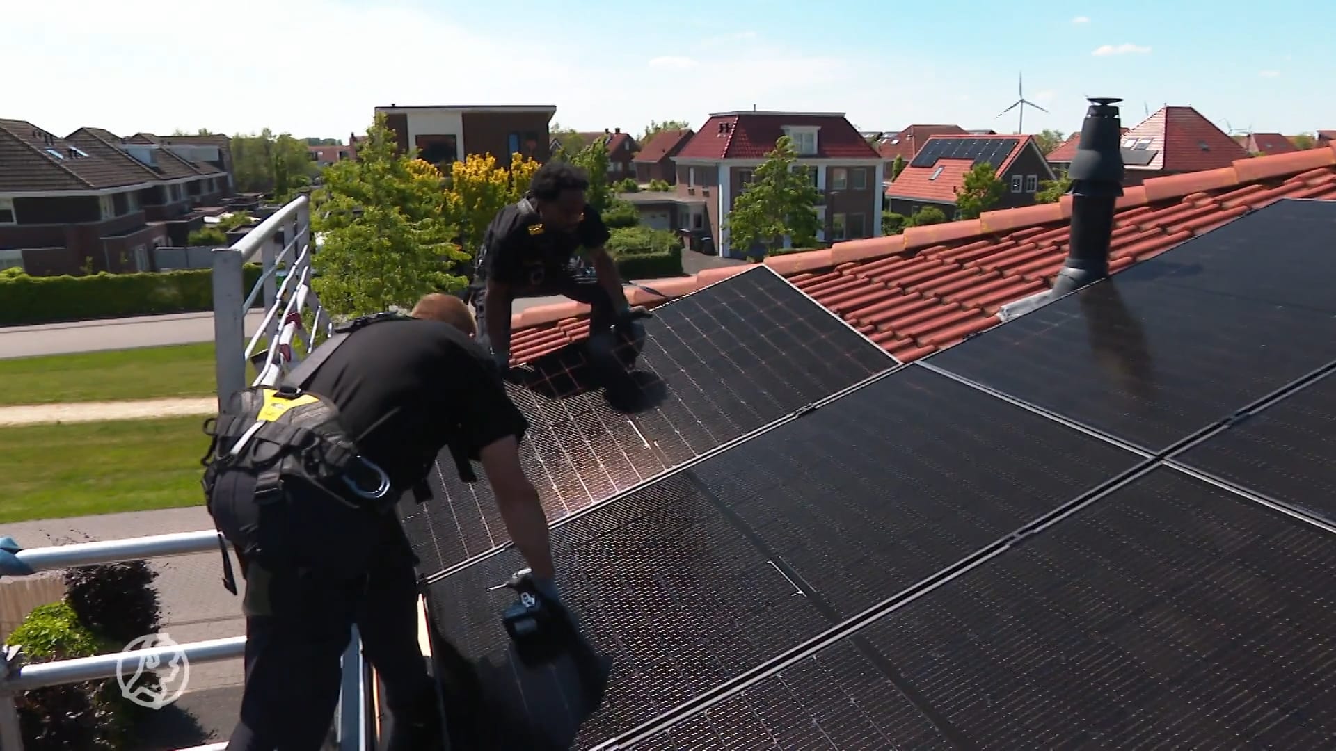 Man overleden in Etten-Leur tijdens plaatsen zonnepanelen