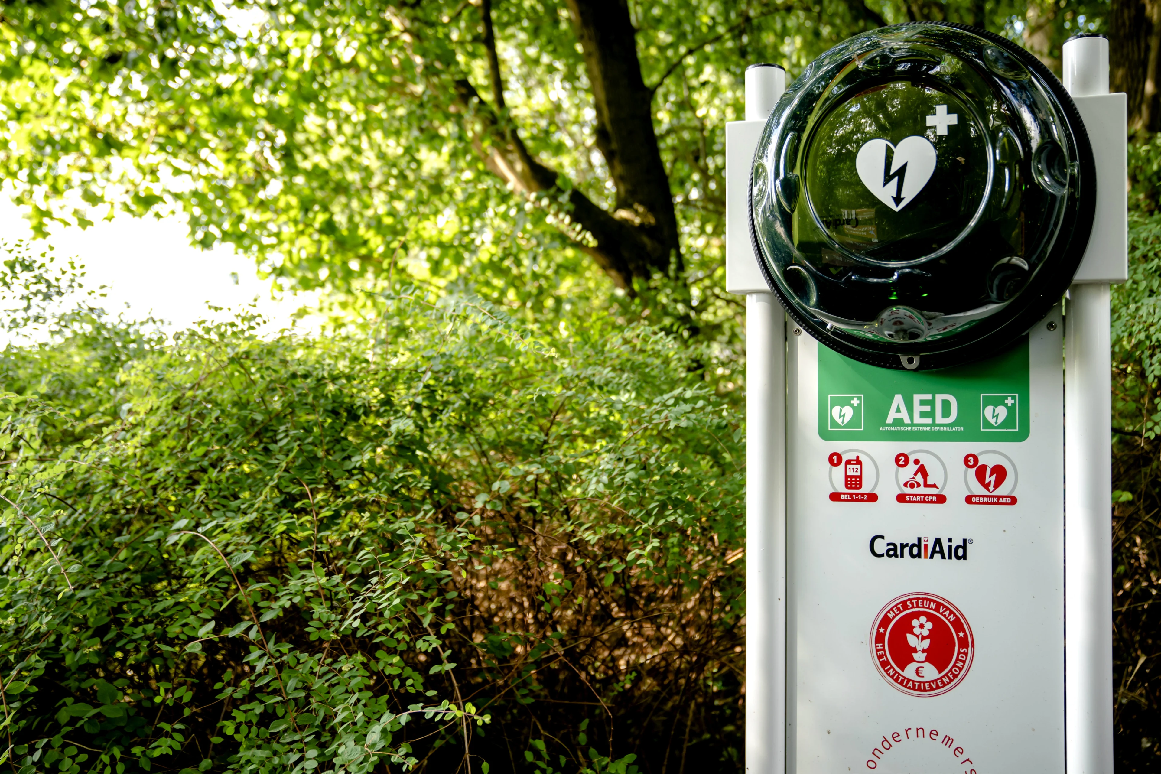 Vrouw biedt gestolen AED te koop aan op Marktplaats