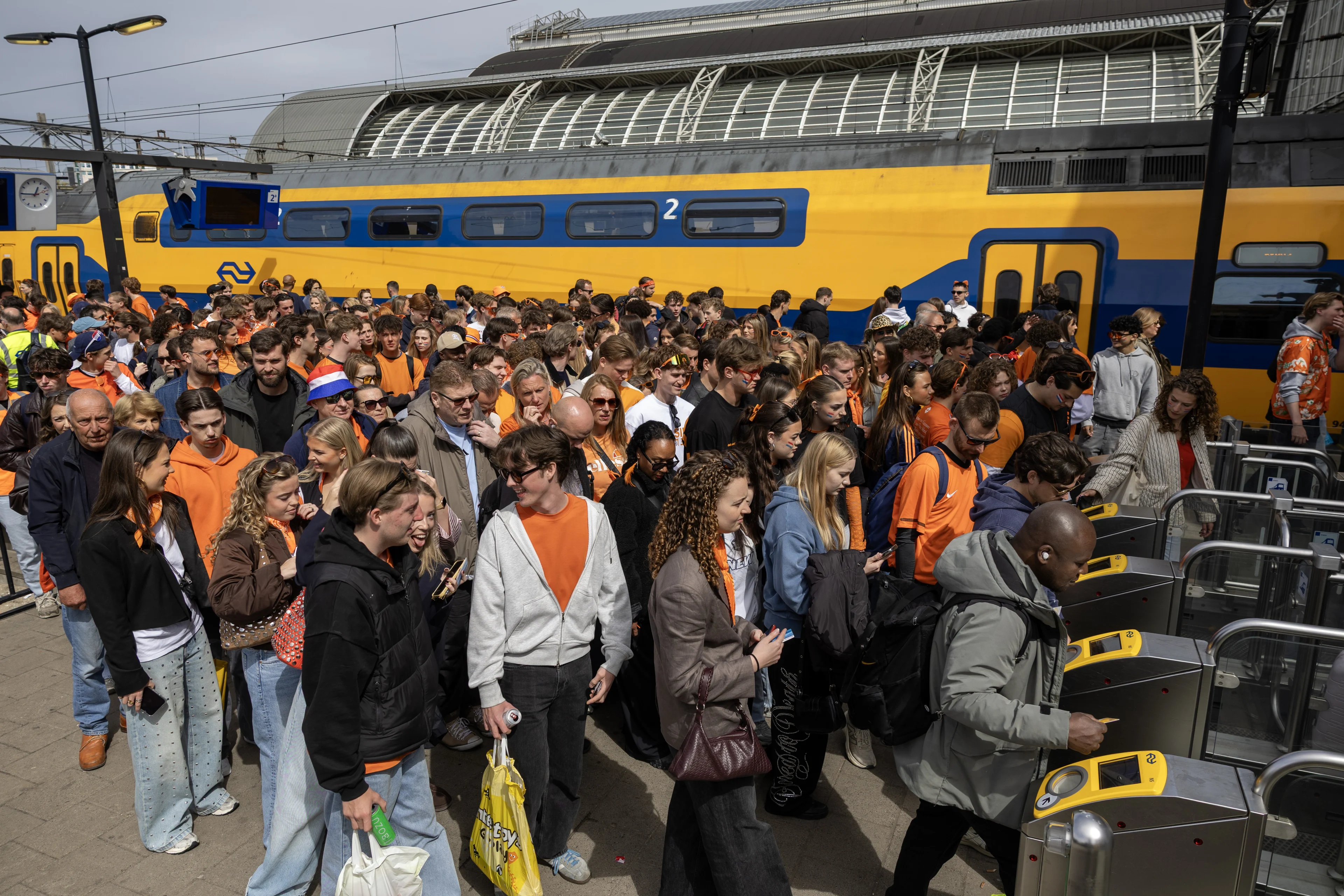 Treinen na Koningsdag smerig: NS haalt treinstellen uit dienst