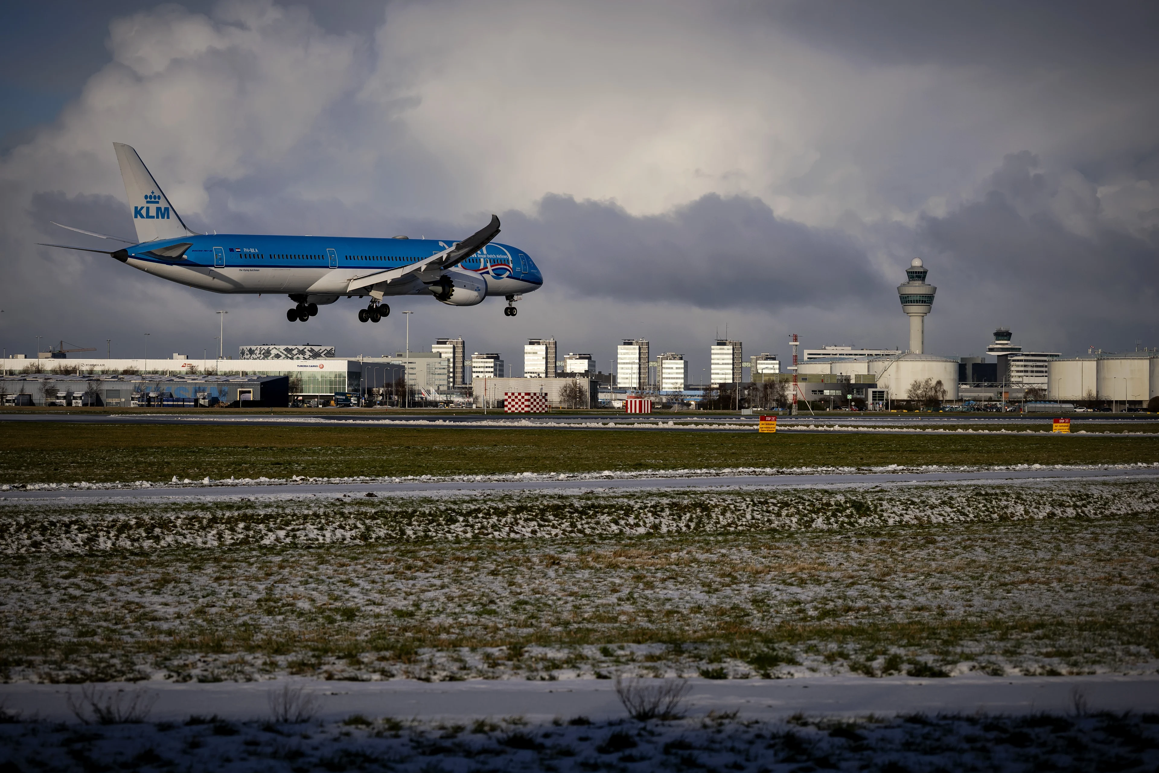 Licht aan het eind van de gate: Schiphol verwacht donderdag geen annuleringen