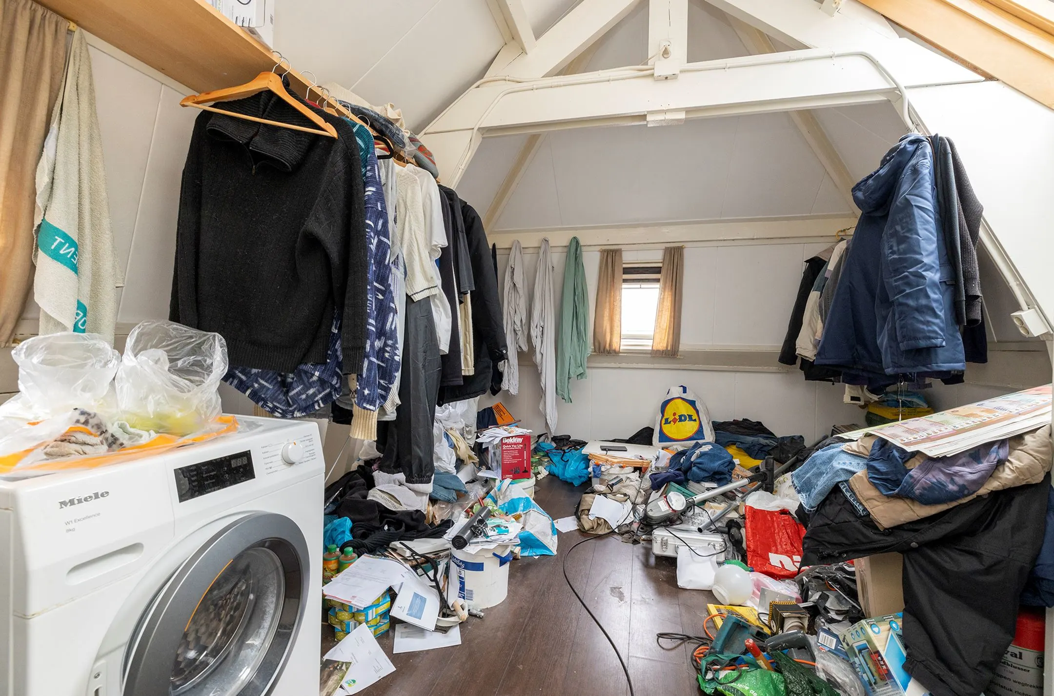 Woede over WOZ-gluurders: gemeenten eisen foto's van badkamer, keuken en toilet