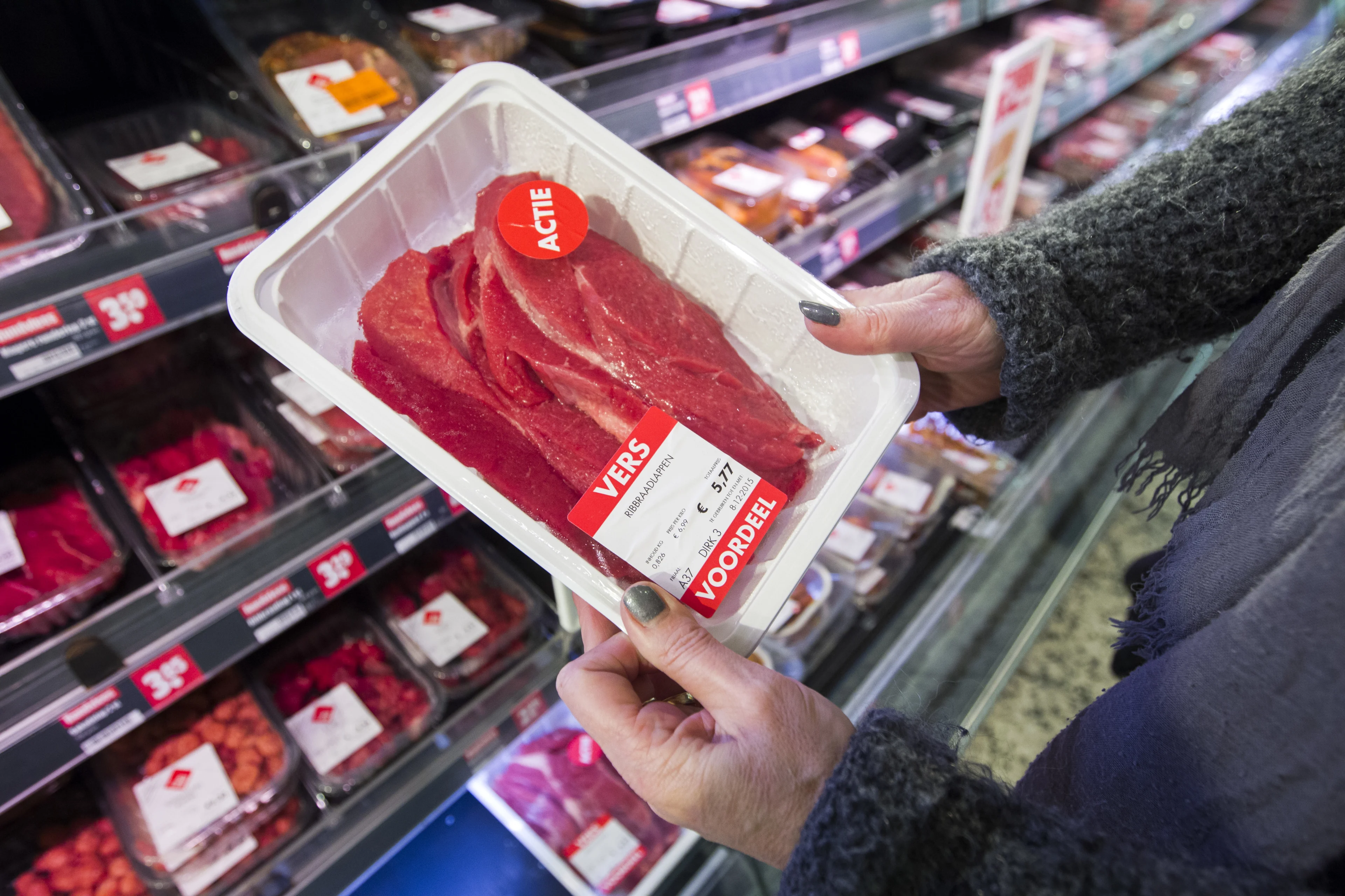 Supermarkten stunten weer steeds meer met rundvlees