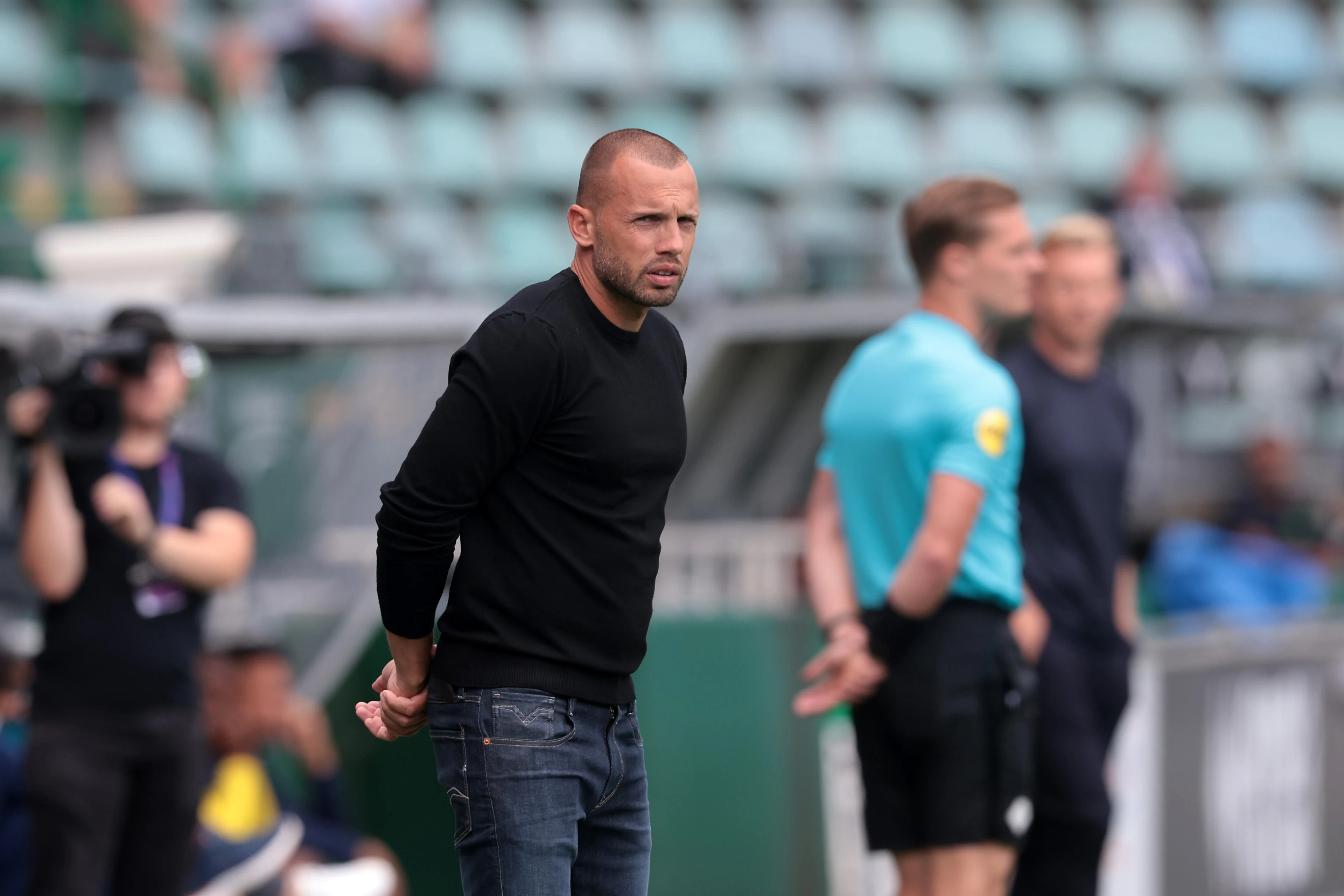 'John Heitinga tijdelijk aangesteld als trainer van Ajax'