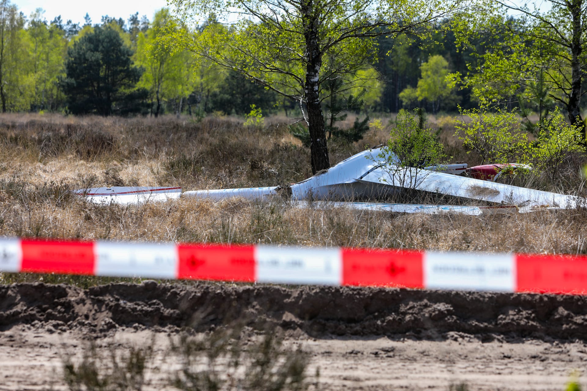 57-jarige vrouw uit Alkmaar omgekomen door ongeluk met zweefvliegtuig bij Arnhem