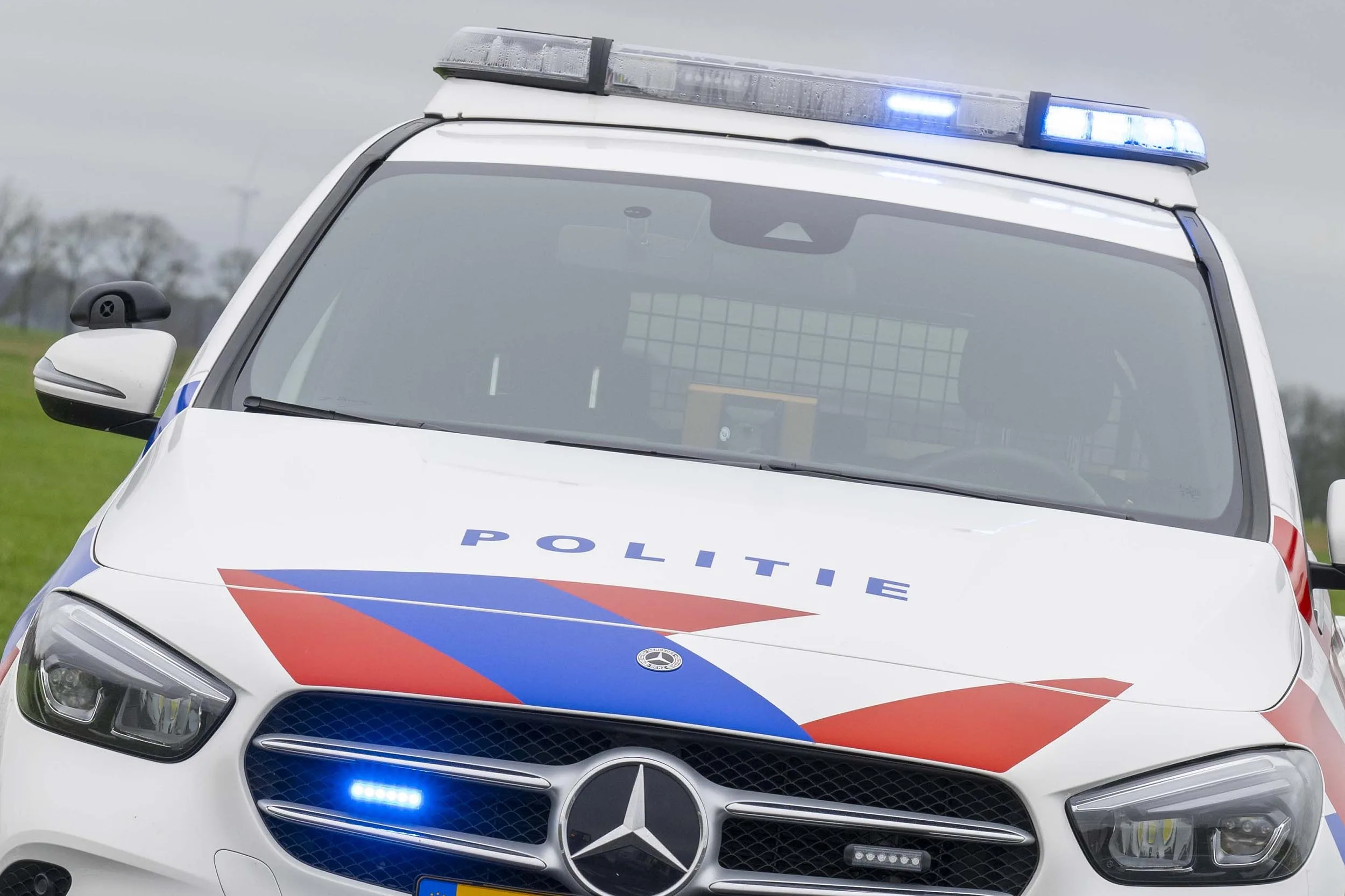 Auto vlucht met 250 km/u na politiecontrole, tot tank leeg is