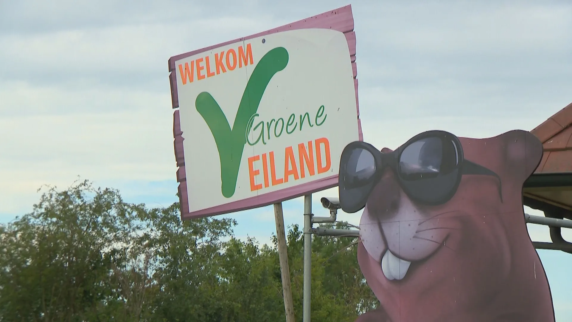 Ongeloof op camping in Appeltern: 'Ik hoorde twee knallen en zag een vrouw op de grond liggen'