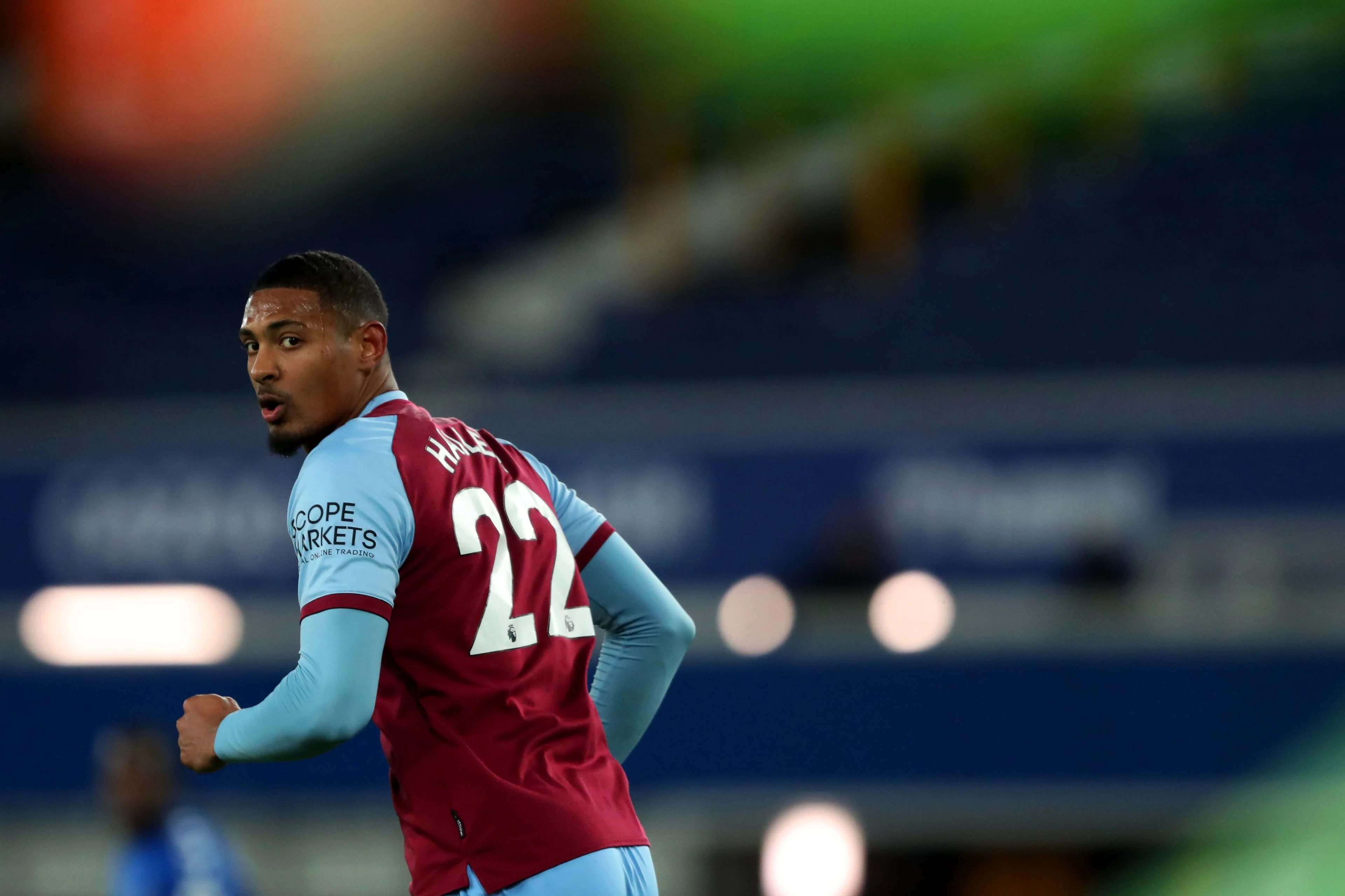 Ajax maakt van Haller duurste aankoop ooit van eredivisieclub