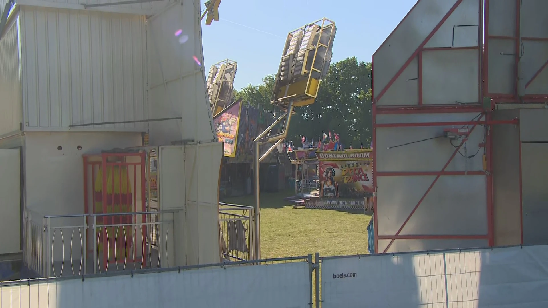 Kermis Hoogland vroegtijdig gesloten na bekogelen politie met stenen