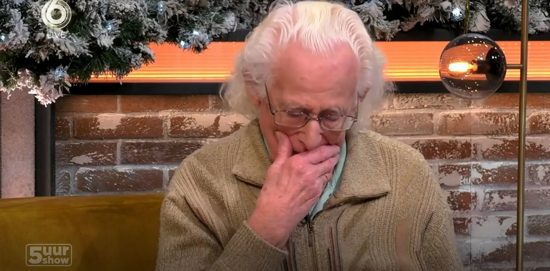 Jan Hoek (95) doet opnieuw emotionele oproep: 'Laat je vaccineren'