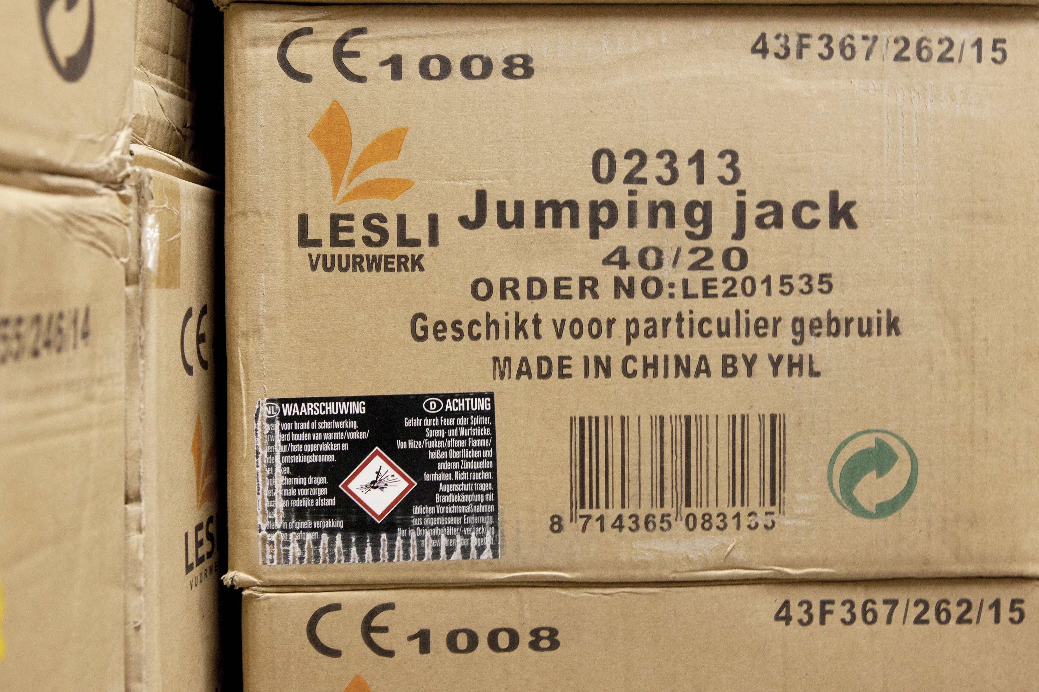 500 kilo zelfgemaakt zwaar vuurwerk gevonden bij woningen in Vught