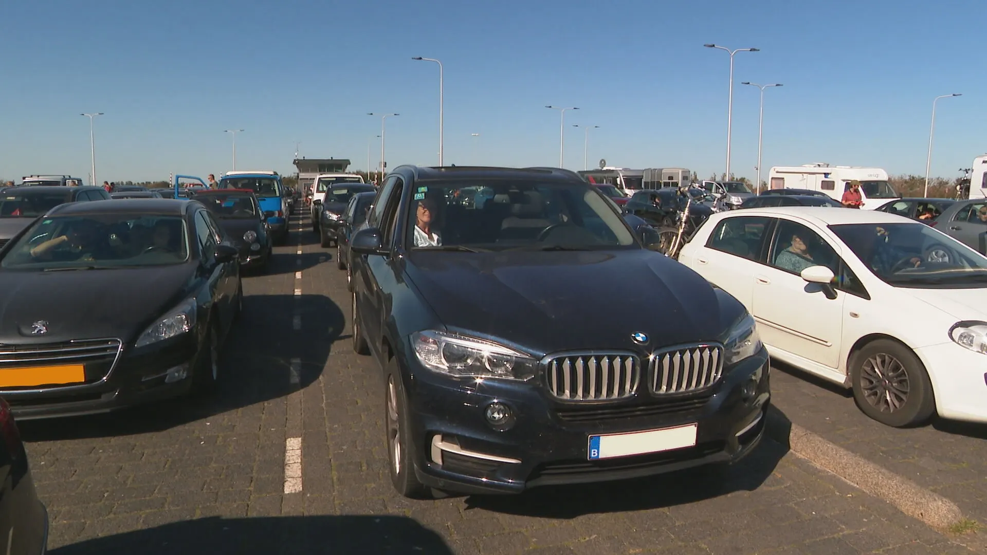 Code rood leidt tot massale uittocht toeristen van Texel: 'Duitsers in paniek'