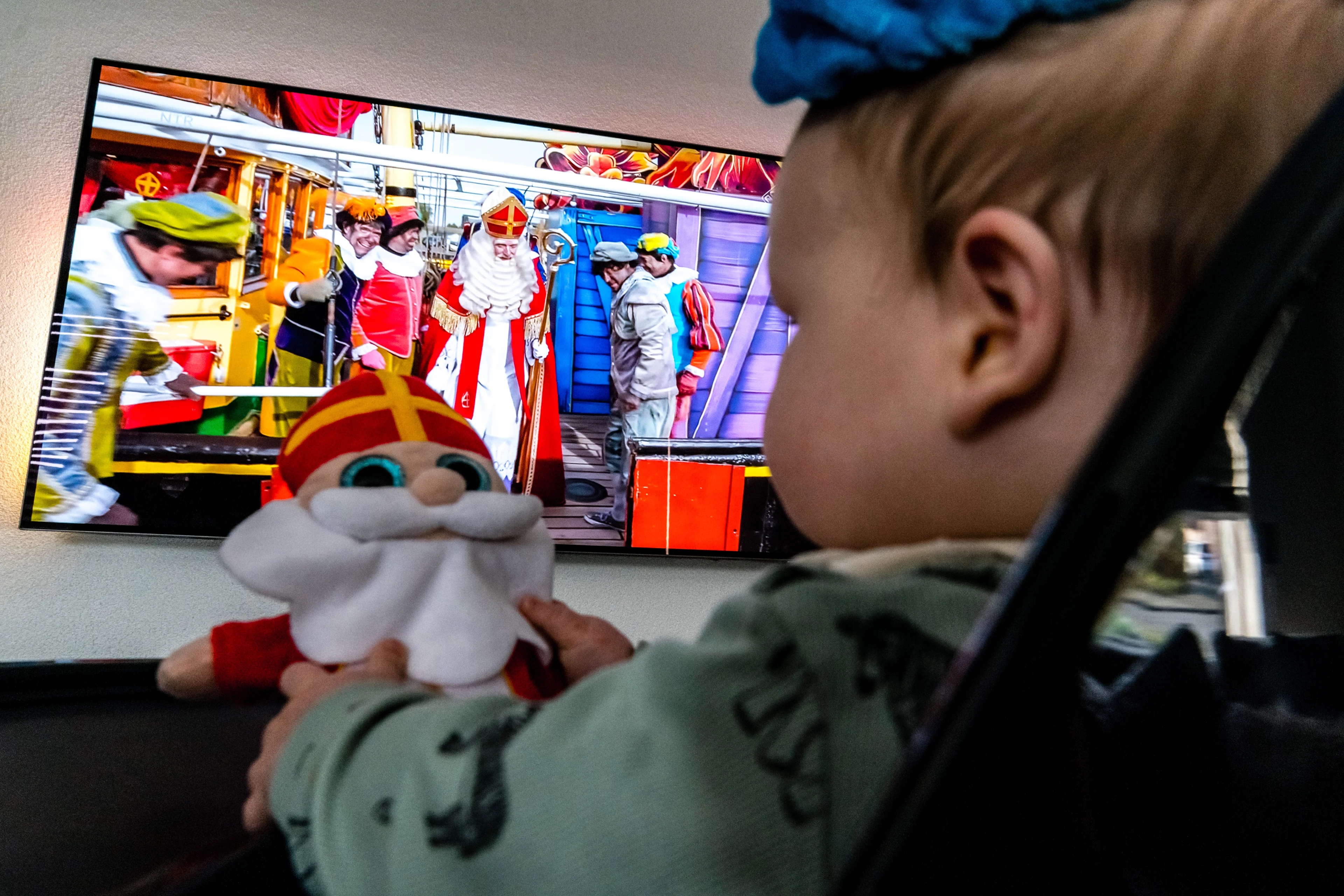 Hij is er! Sinterklaas legt aan op geheime locatie in Nederland