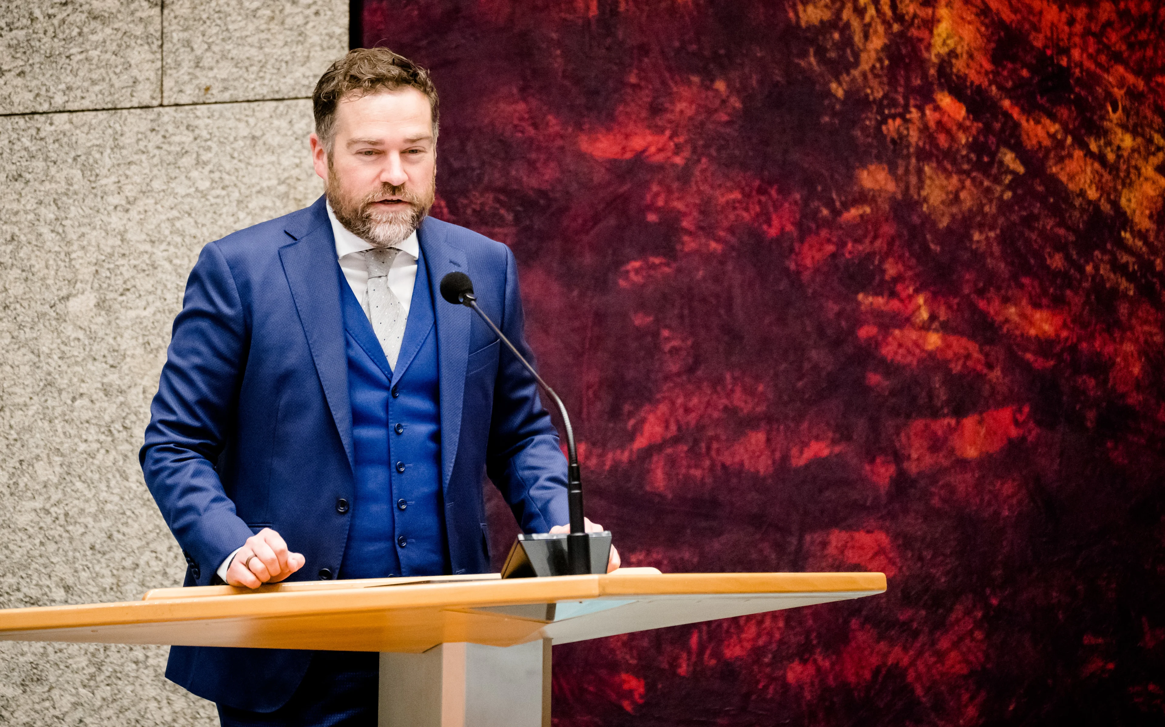 Dijkhoff roept demonstranten Amsterdam op om zich te melden bij de GGD