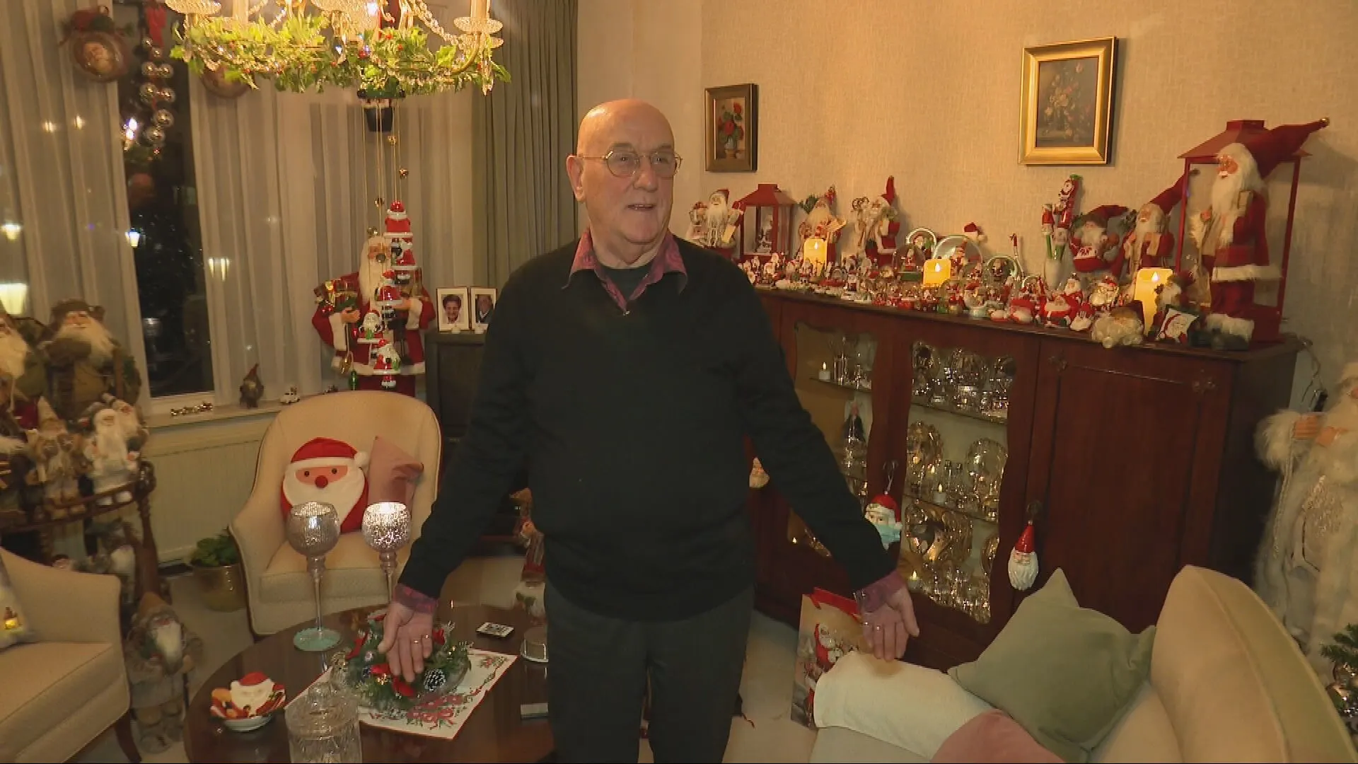 Kerstfan Jan heeft huis vol kerstmannen: 502 op de teller