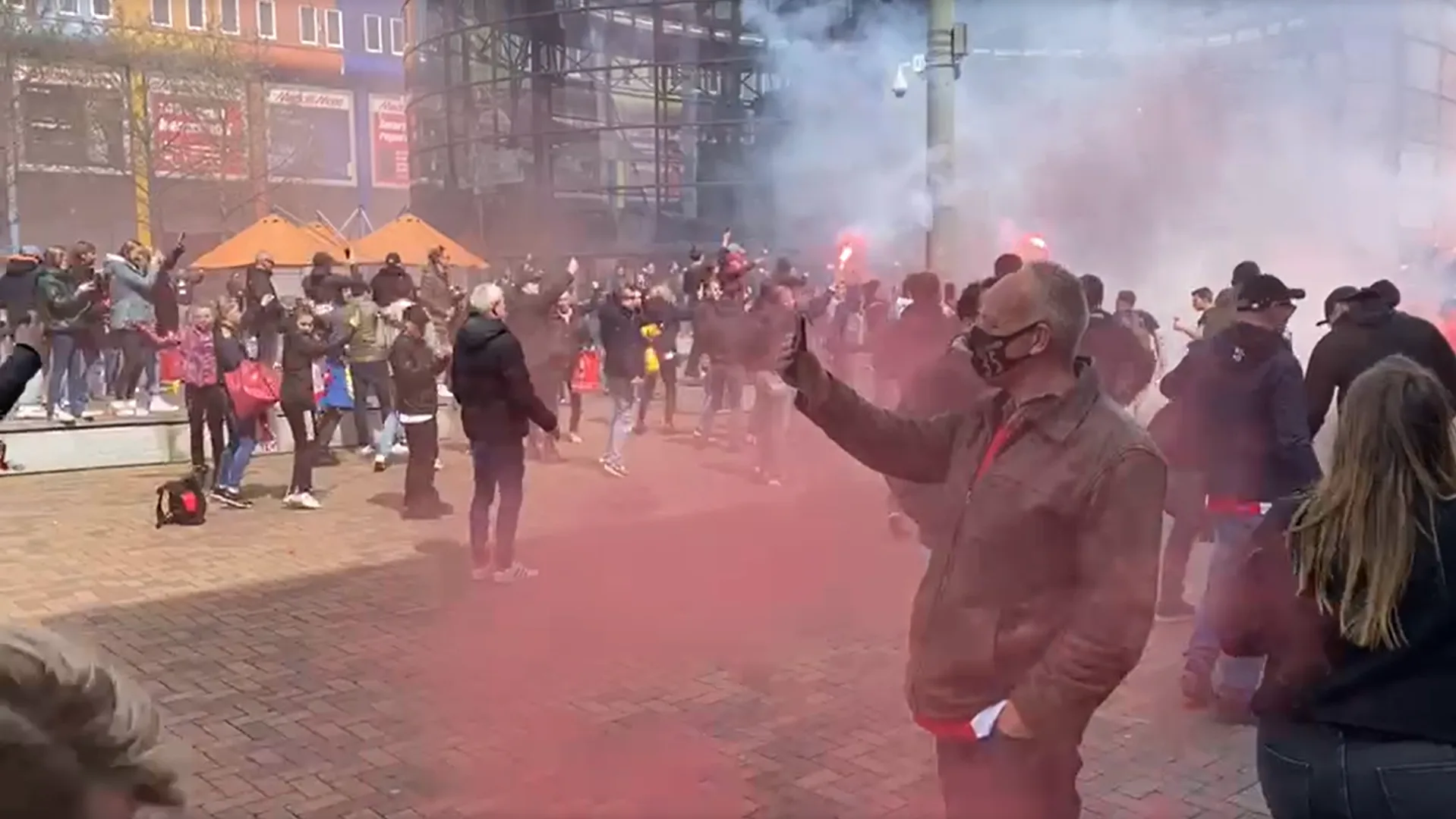 Amsterdam loopt vol voor kampioensduel Ajax, veel politie op de been