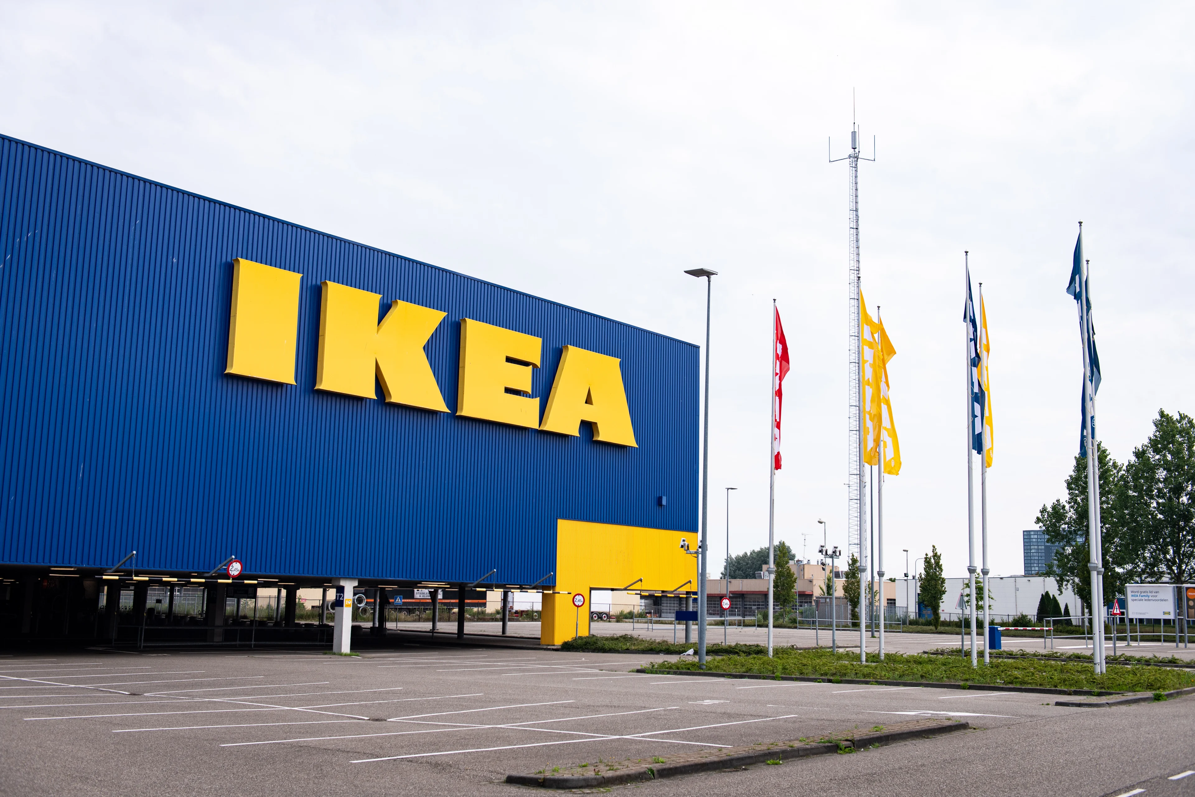 IKEA waarschuwt voor spiegel die zomaar van de muur kan vallen