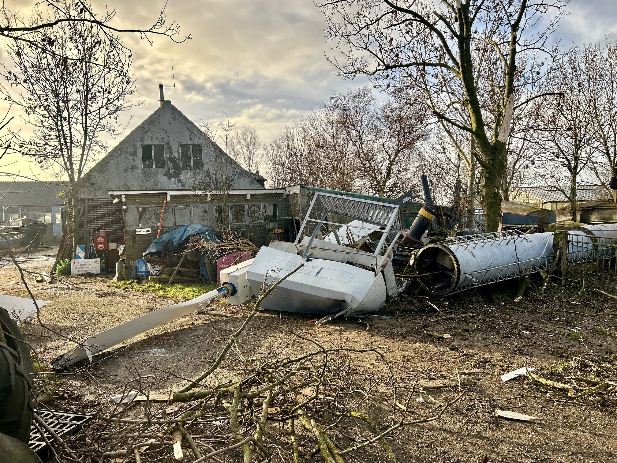 Grote ravage nadat windmolen omwaait in Mijdrecht