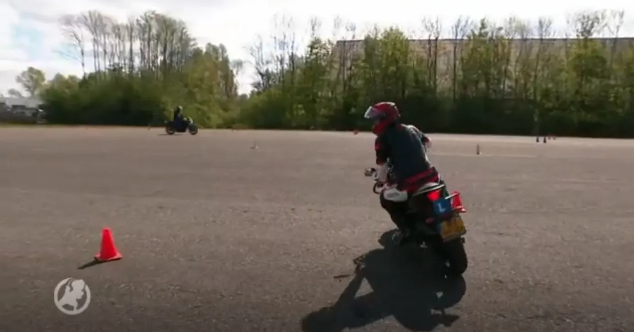 Motorrijlessen weer toegestaan door kabinet