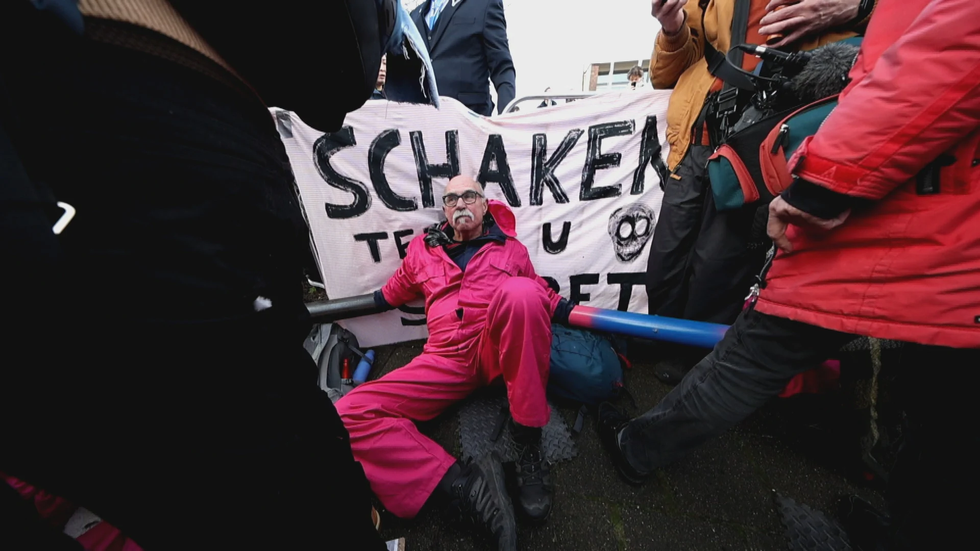 Schaaktoernooi Tata Steel toch van start na blokkade actievoerders