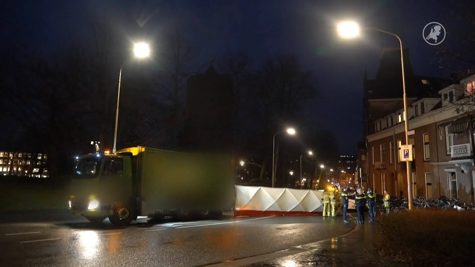 Voetganger komt om door aanrijding met vrachtwagen in Nijmegen