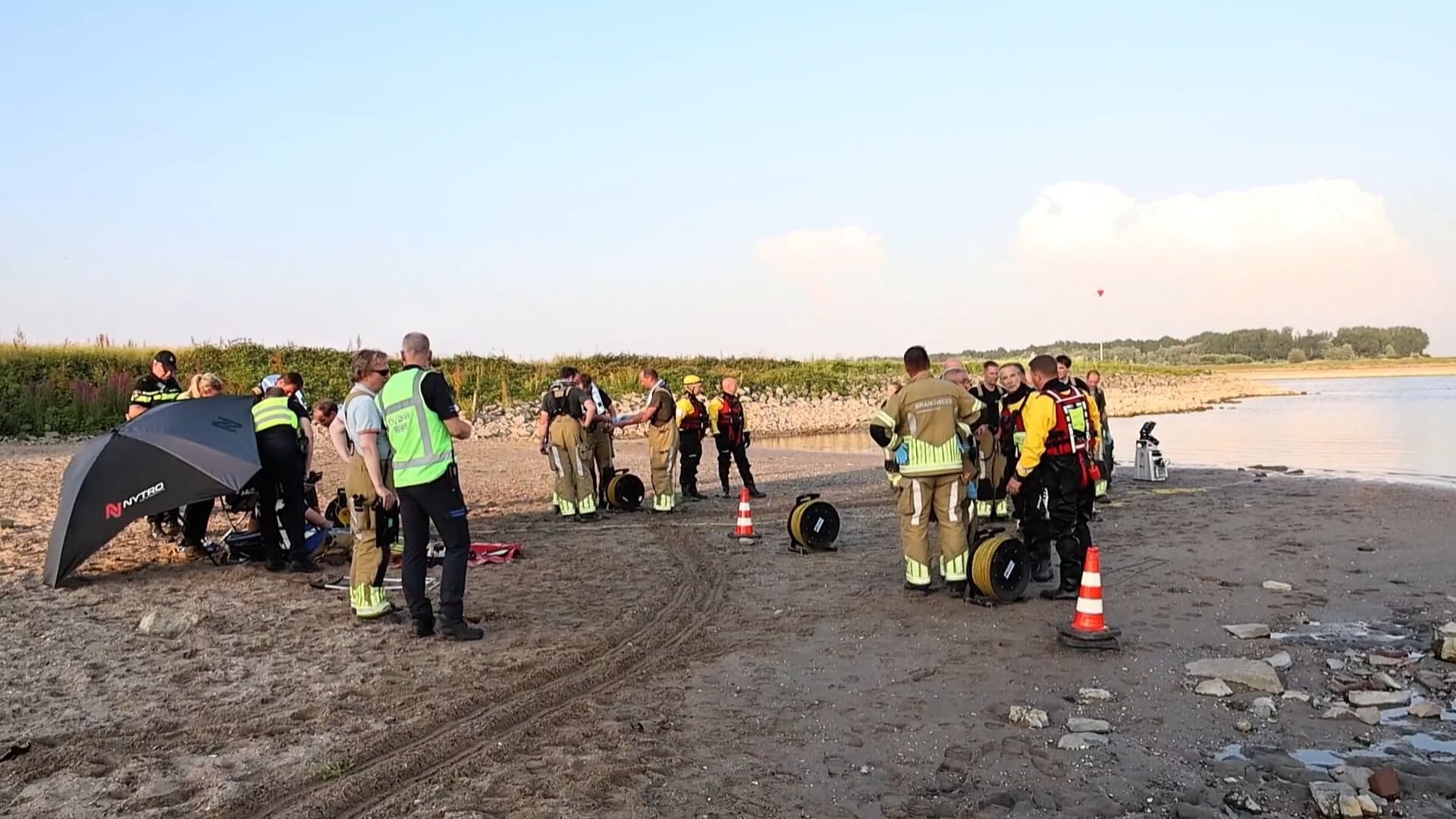 Zwemmer verdronken in de Waal bij Tiel