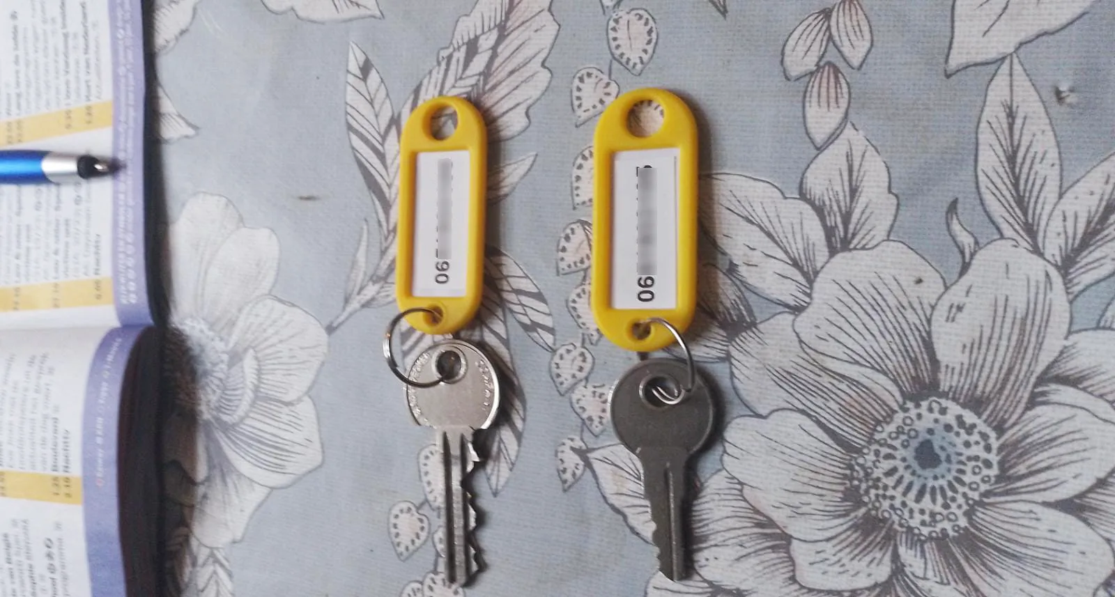 Piet wordt helemaal platgebeld door gevonden sleutels met zijn nummer