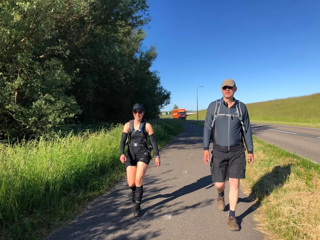GGD'er Marijke loopt ruim 80 kilometer langs alle teststraten in regio Rotterdam