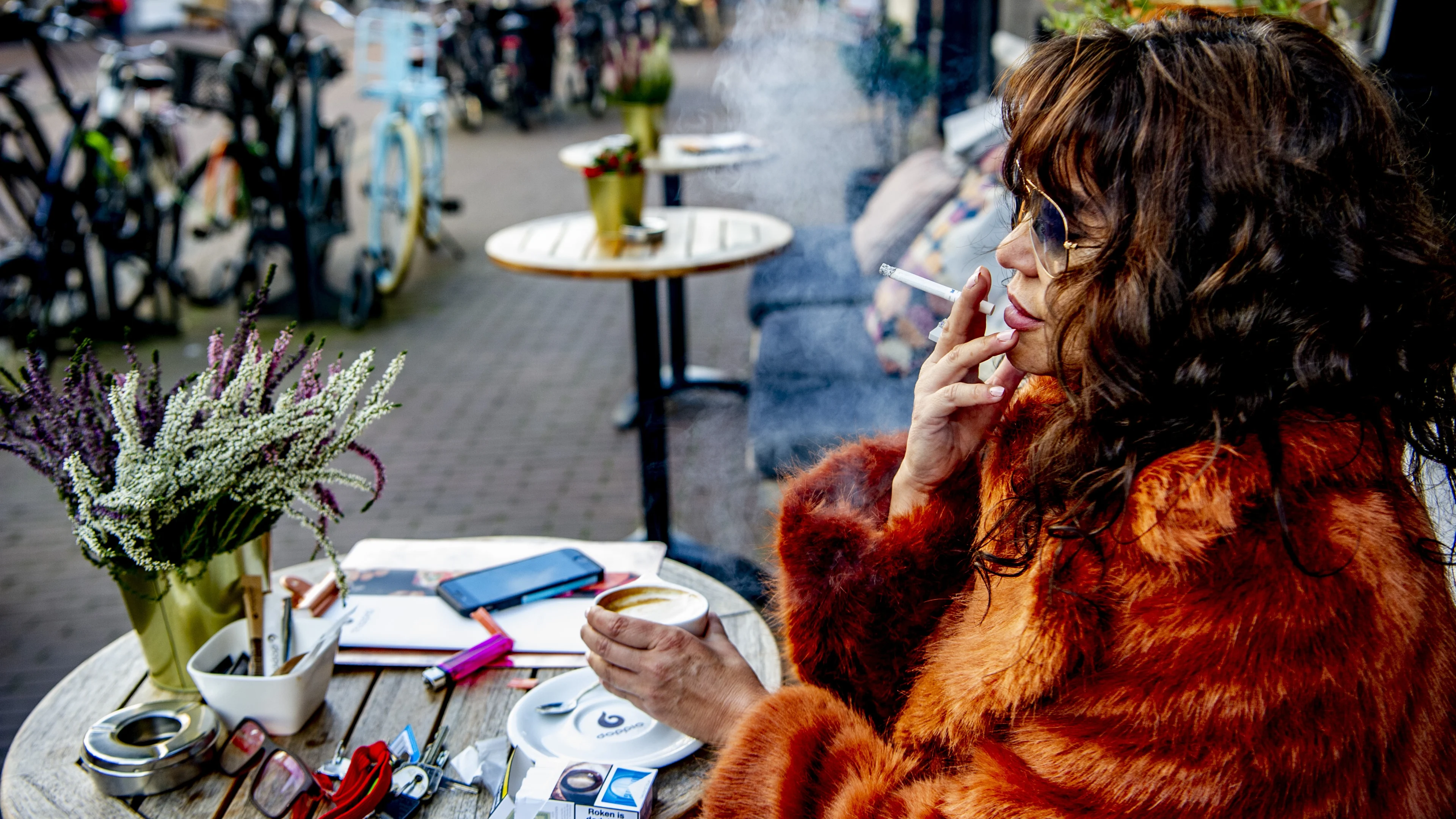 Kamer wil af van roken op sportveld, openluchtbad en dagattractie