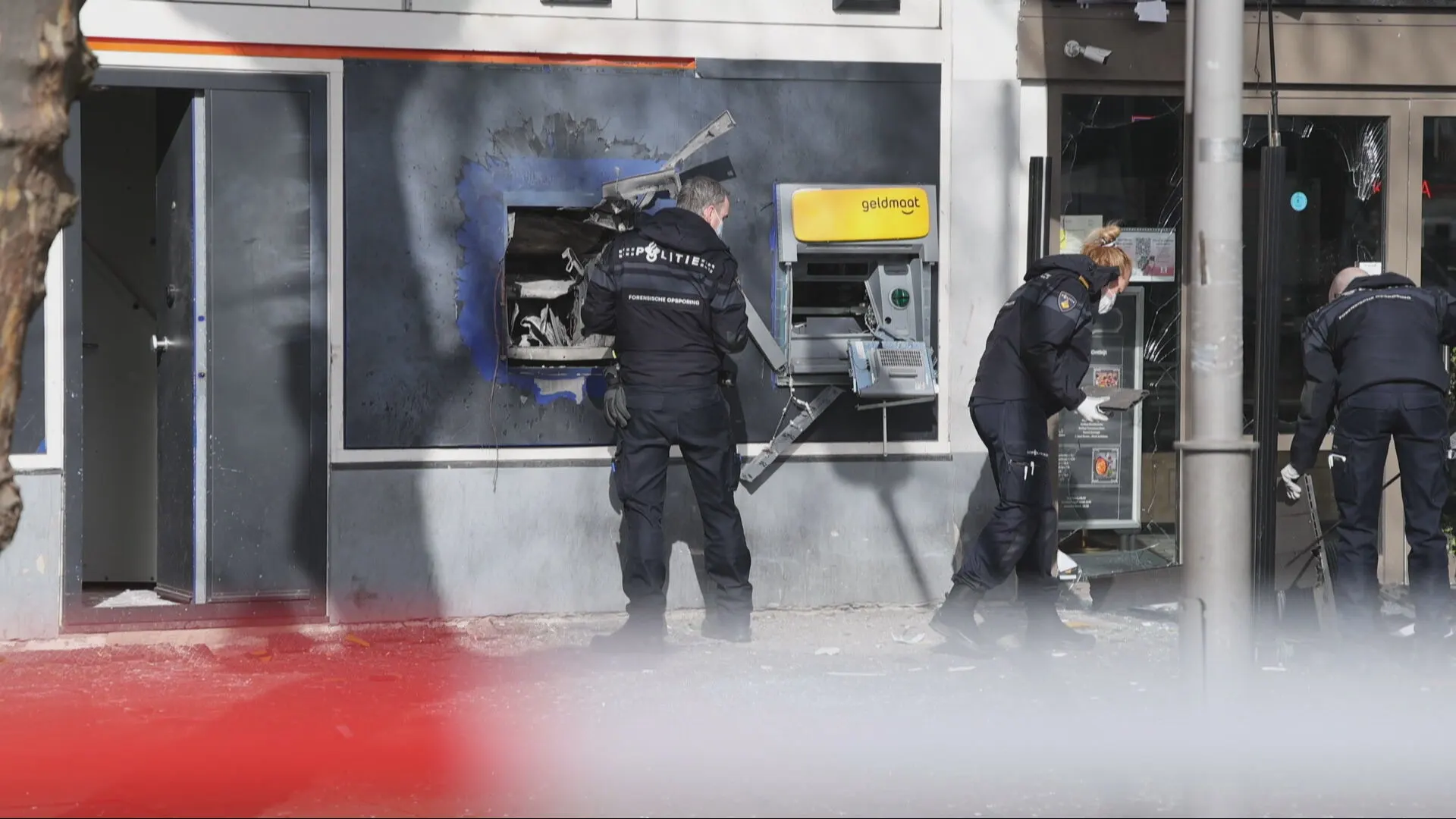 Weer plofkraken bij afstortautomaten: meisje raakt gewond