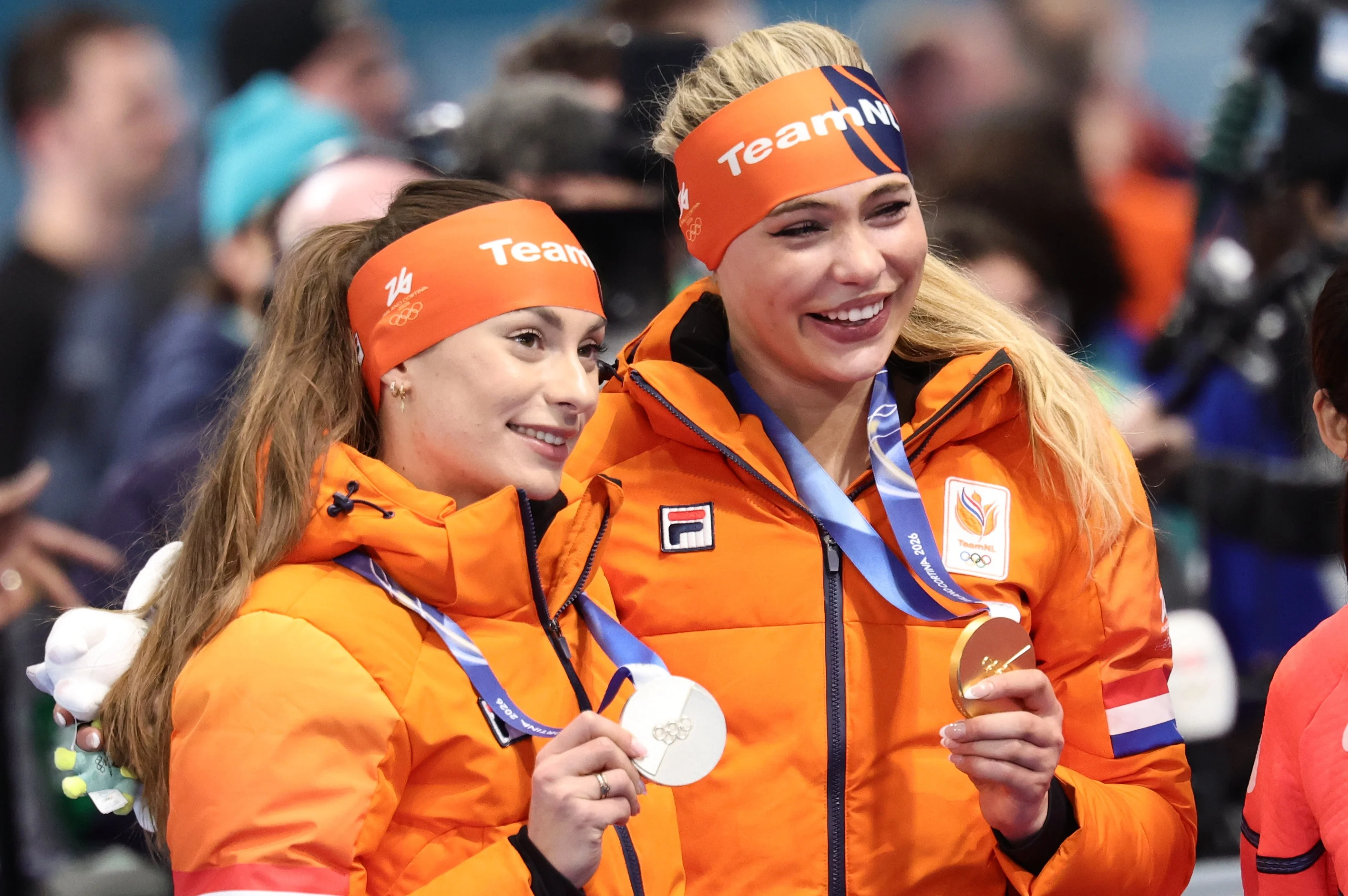 Jutta Leerdam en Femke Kok gehuldigd na goud en zilver