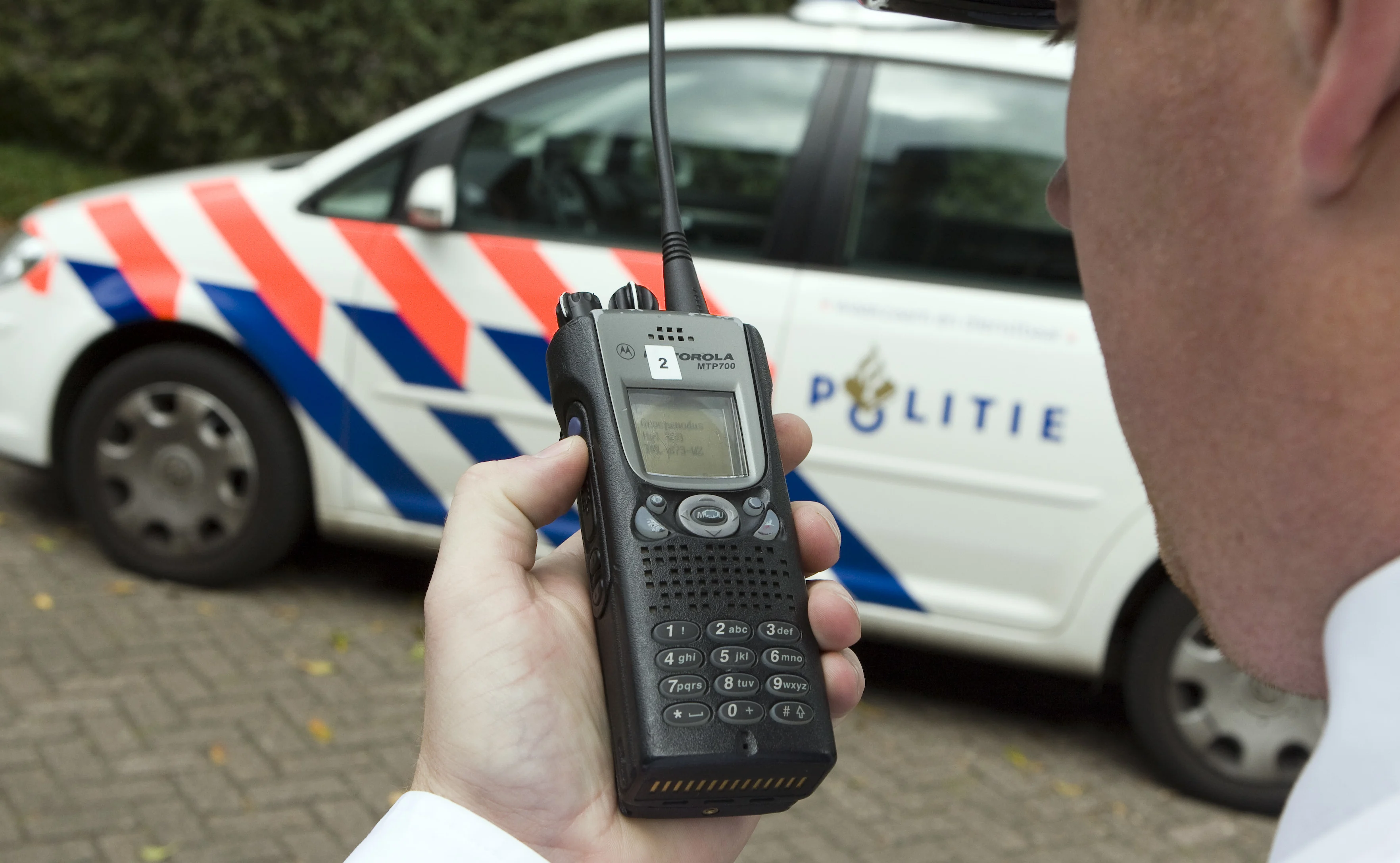 Communicatienetwerk van politie blijkt vol storingen: 'Gevaarlijk voor agent en burger'