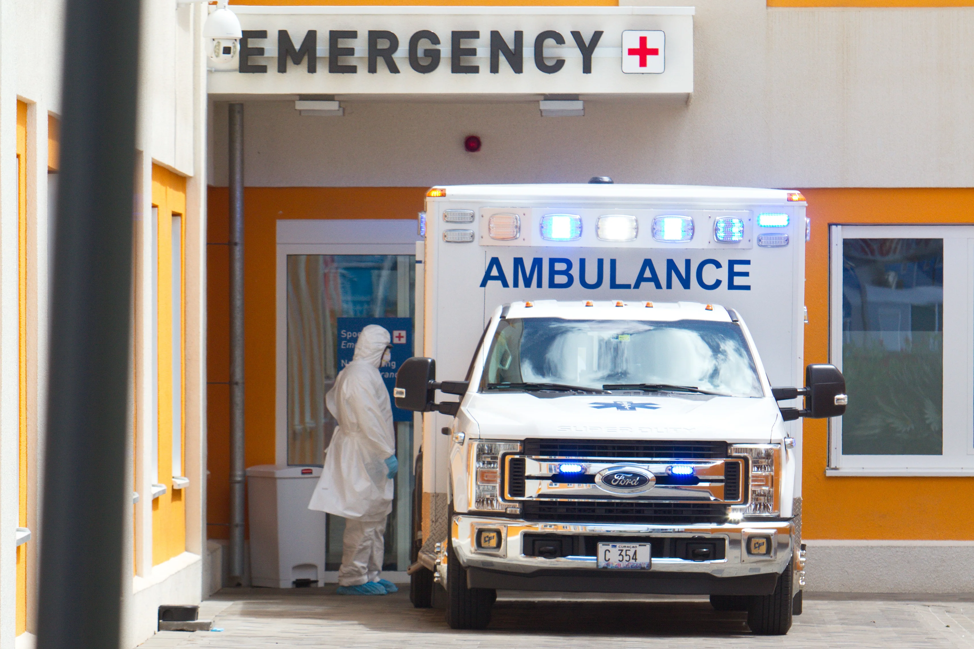 Twintig Nederlandse artsen en verpleegkundigen naar Curaçao