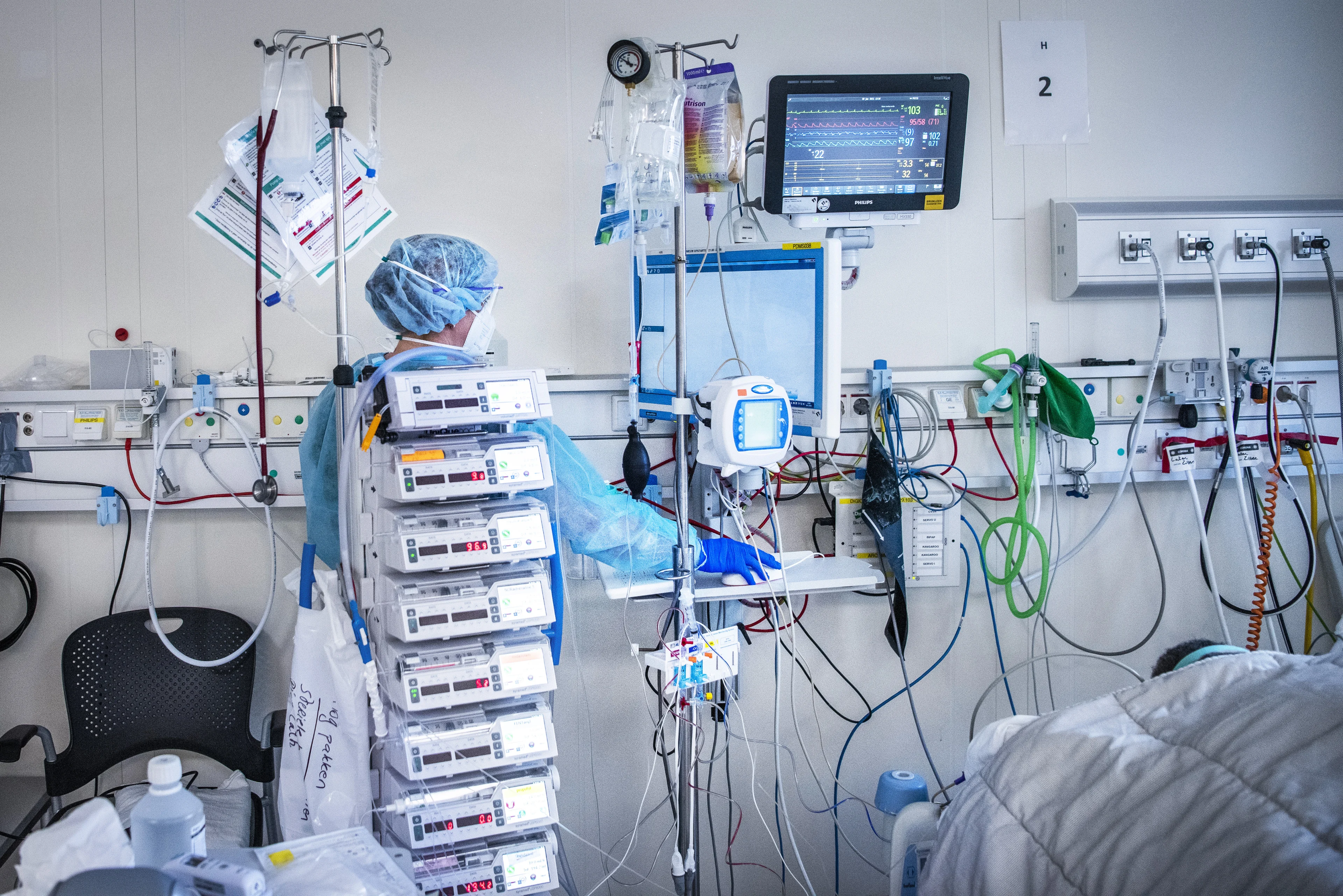 LIVEBLOG | Meer nieuwe coronagevallen, aantal sterfgevallen blijft dalen