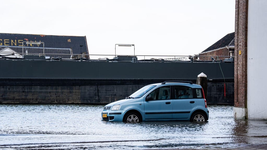 Water ruim 2 meter boven NAP: kades lopen onder op verschillende plaatsen
