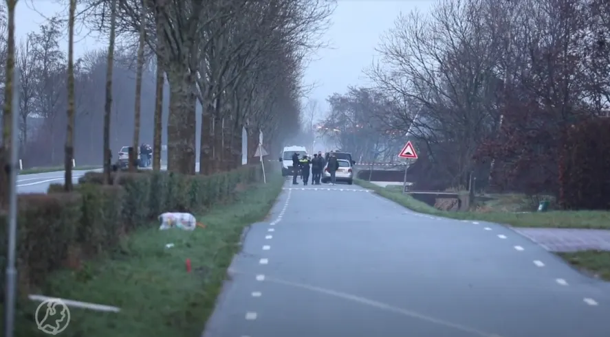 Drie mannen en vrouw aangehouden om dode man (66) in woning Oud Ade 