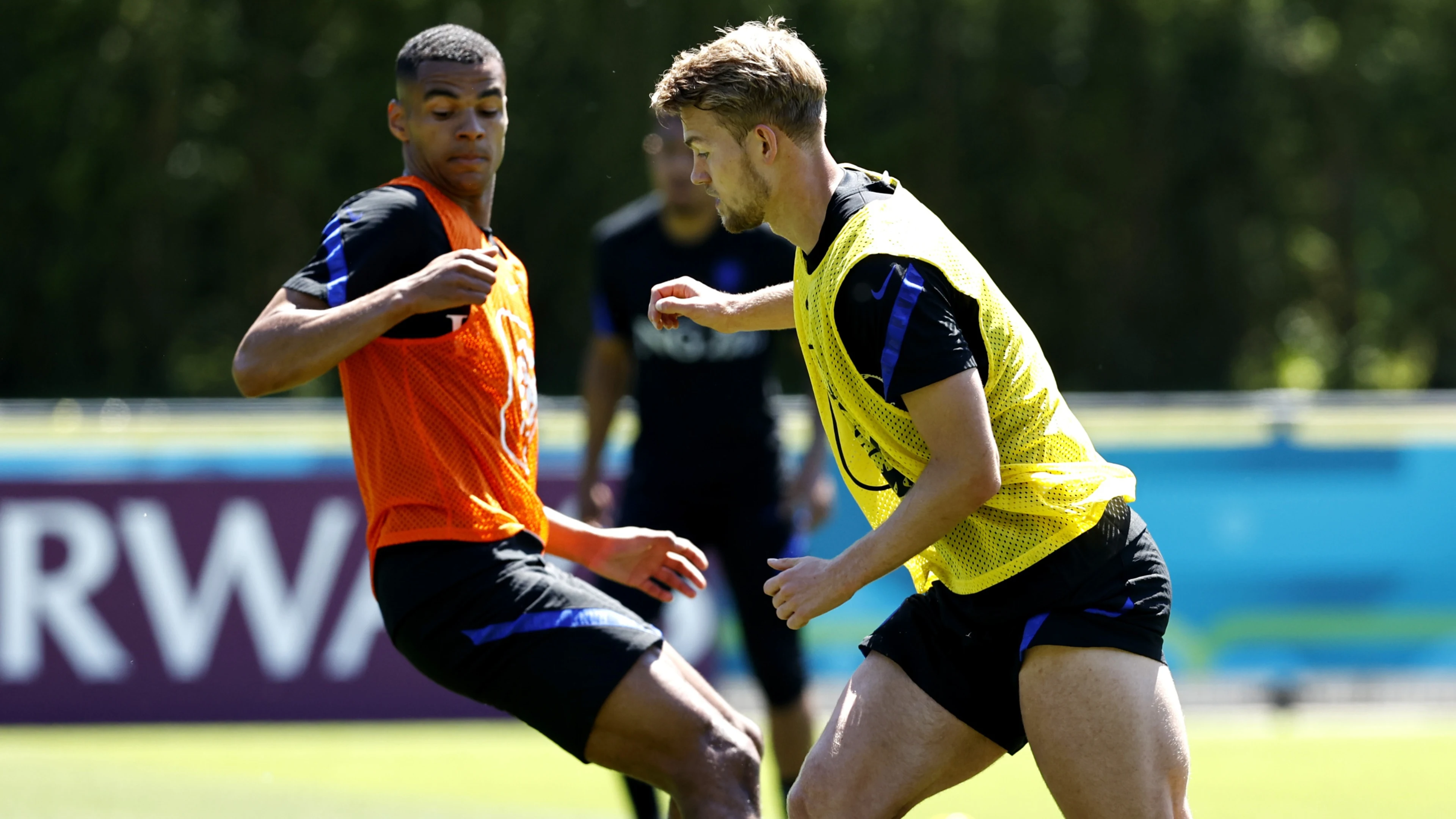 Vijf Oranje-spelers vallen af wegens virusinfectie