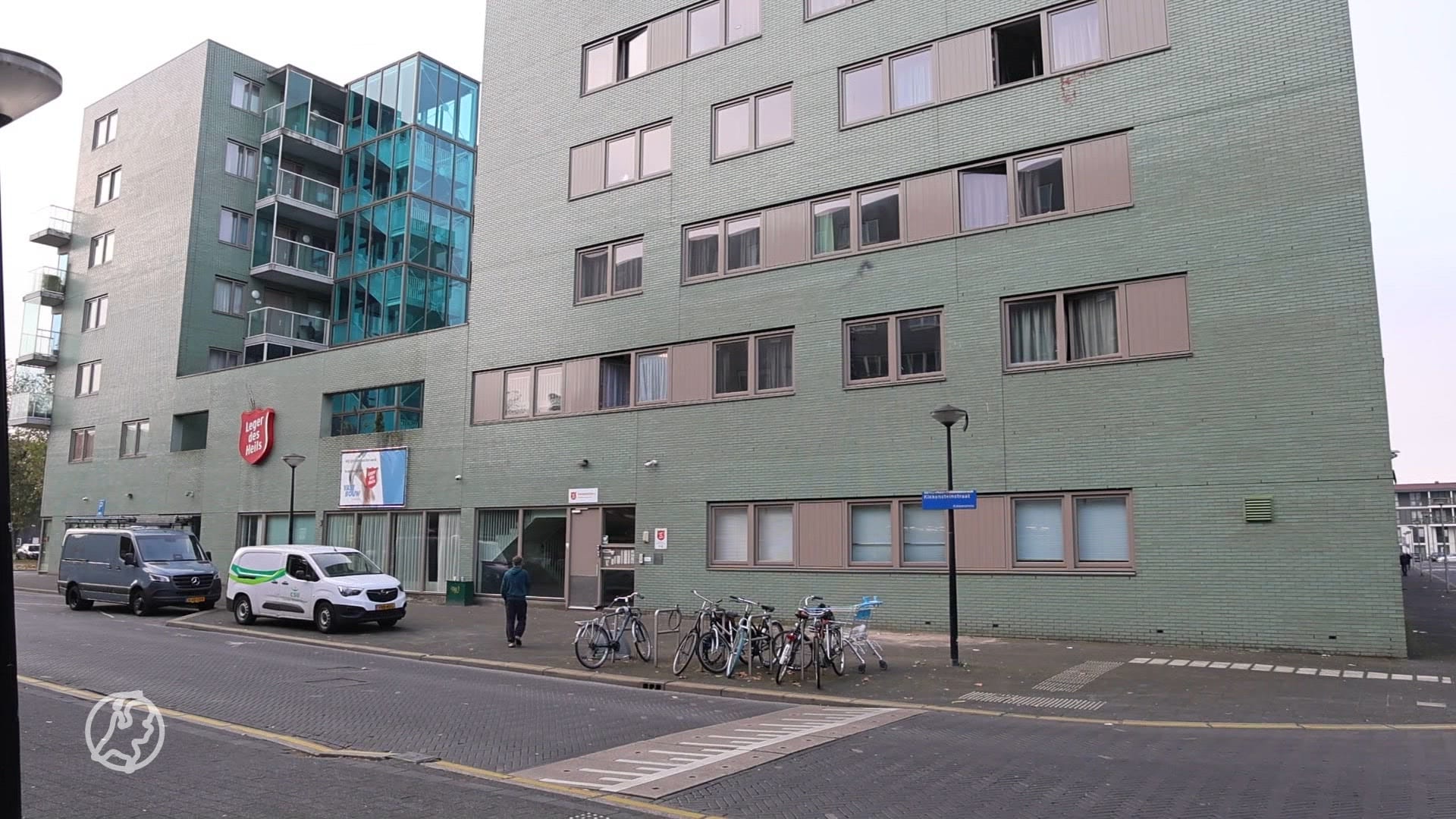 Vrouw (37) dood aangetroffen in Leger des Heils-opvanghuis Amsterdam, verdachte (49) opgepakt