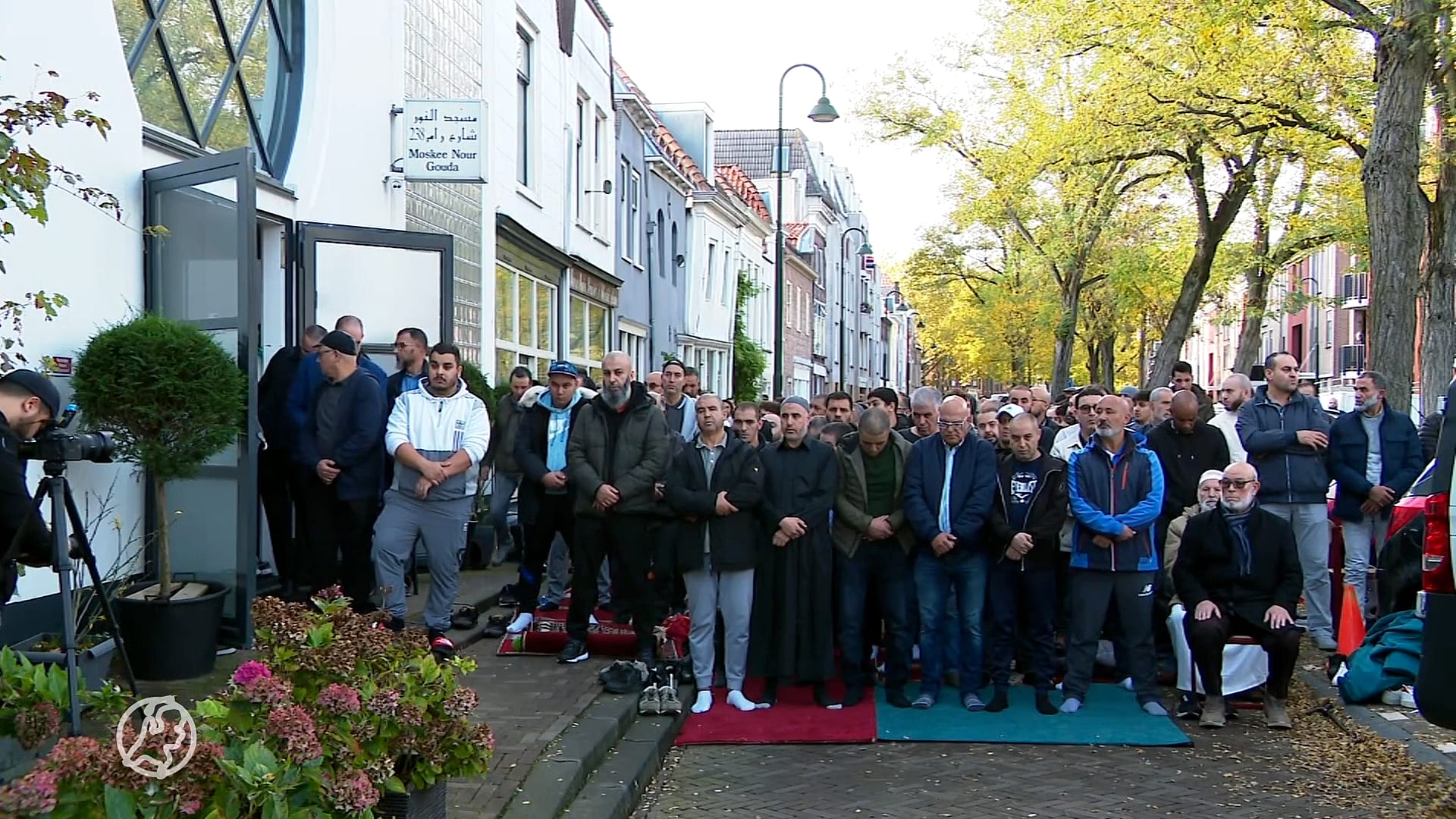 Honderden mensen nemen afscheid van omgekomen gezin uit Gouda