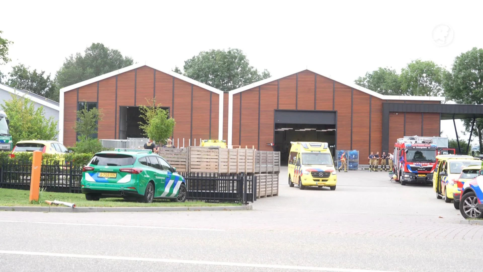 Gevaarlijke stof vrijgekomen in Genemuiden, veertien gewonden