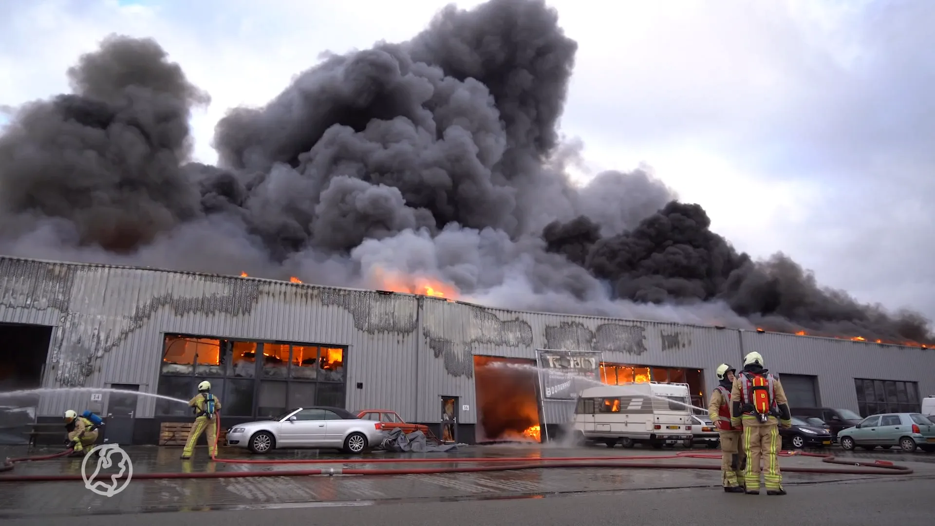 Brand in bedrijvenpand Drentse Roden onder controle 