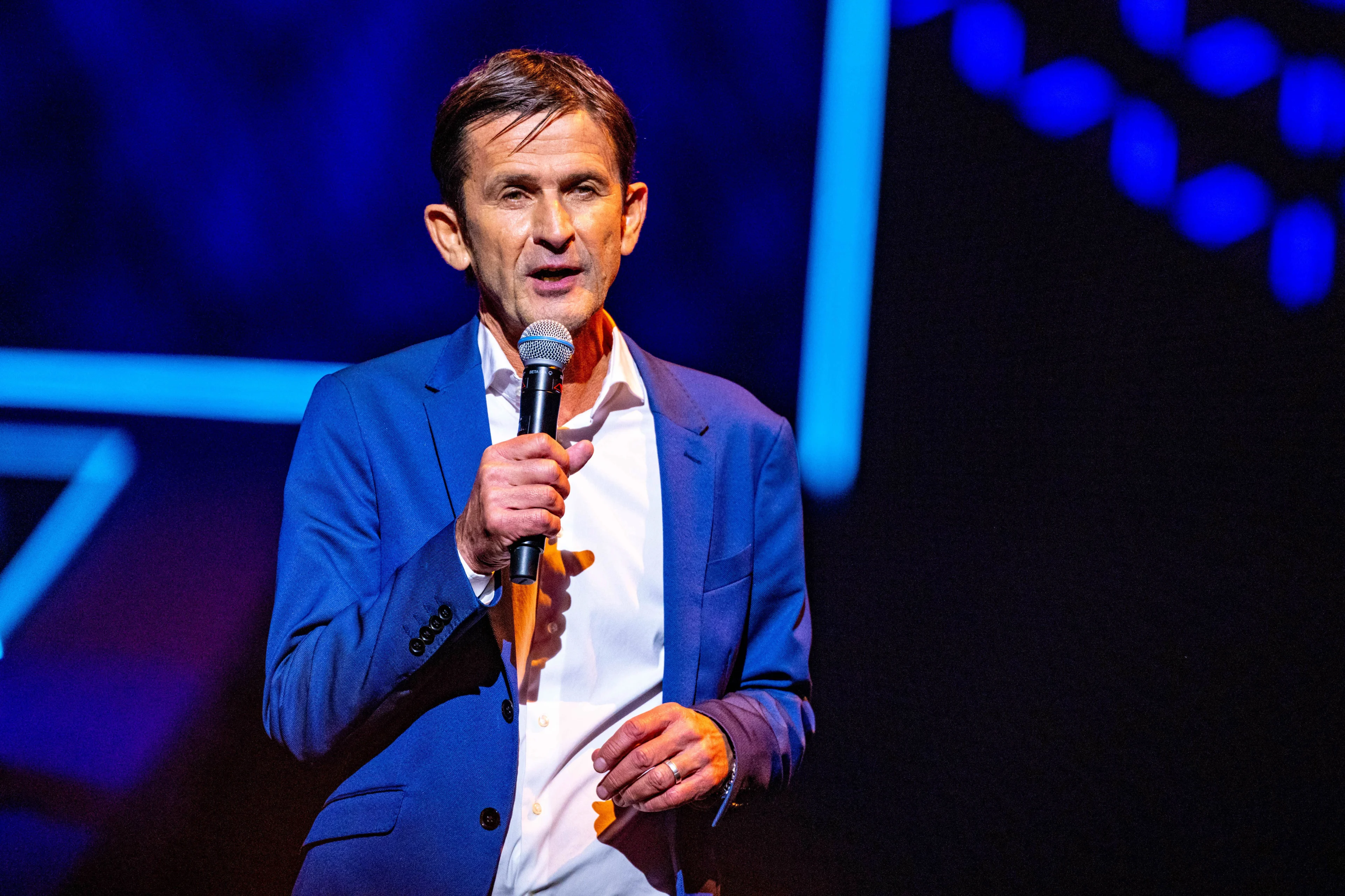 Geen commentaar van Cornald Maas tijdens Eurovisie Songfestival 2026